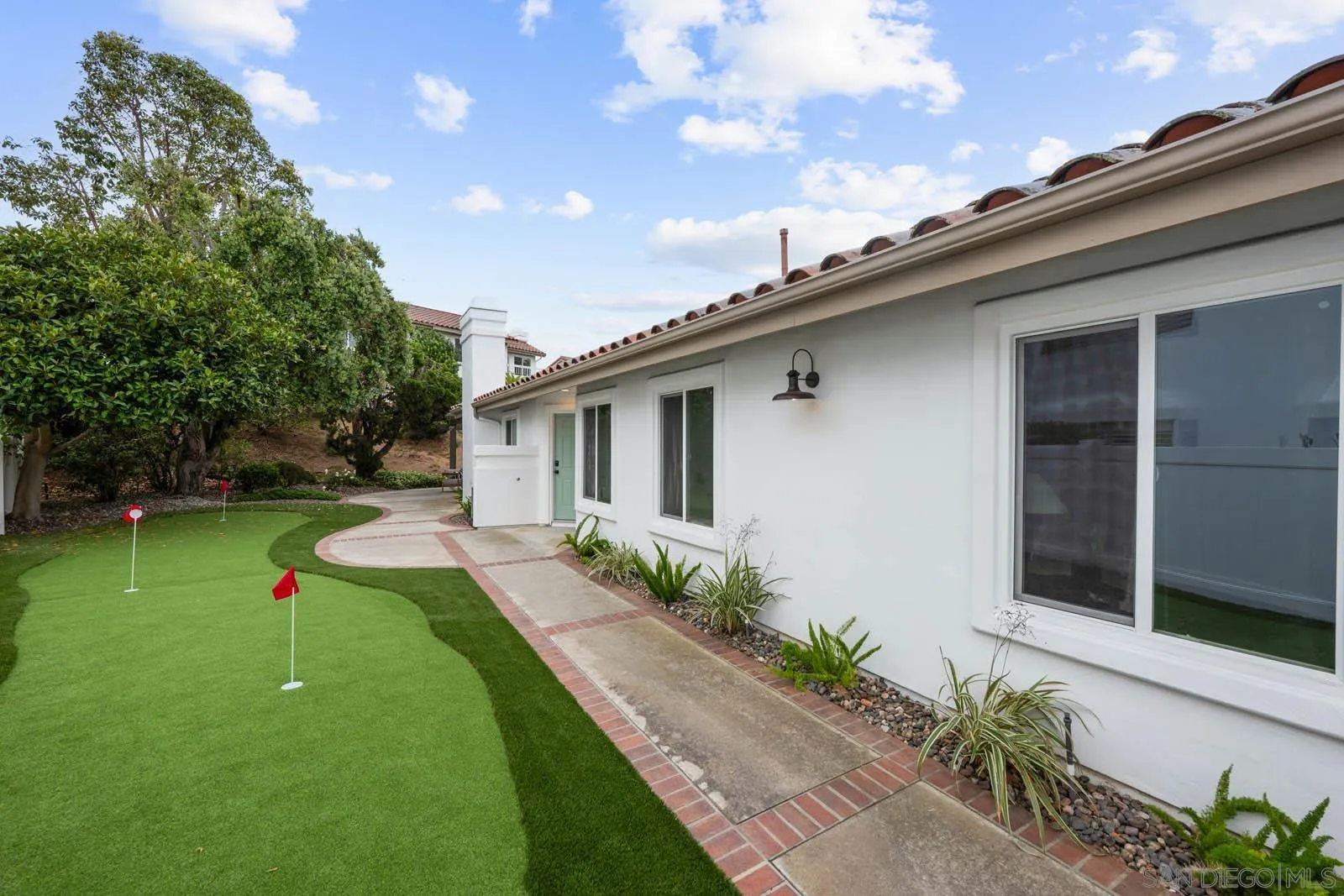 https://cdn.realtyfeed.com/cdn/127/250034232/487333124f599ee1d4d2ec9209e32947.webp