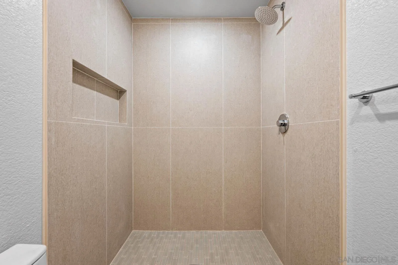 Photo #11: 250034232 Listing: Photo #11