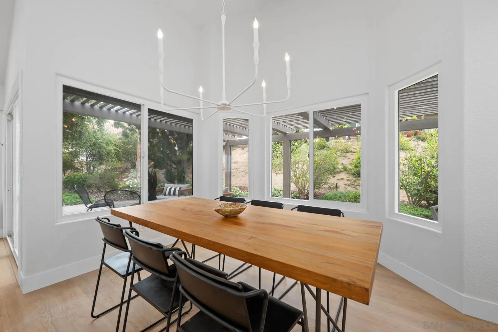 https://cdn.realtyfeed.com/cdn/127/250034232/ac9f72897af131201c944fc4e69bc322.webp