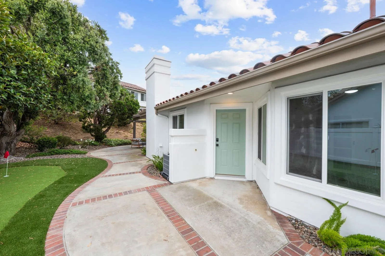 https://cdn.realtyfeed.com/cdn/127/250034232/f4120801cff76fd4ba86934ed6208ed9.webp