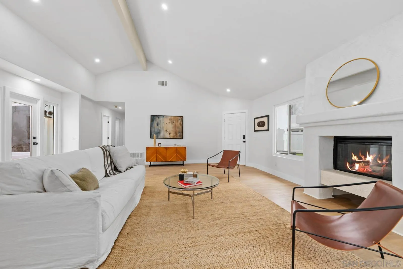 Photo #2: 250034232 Listing 