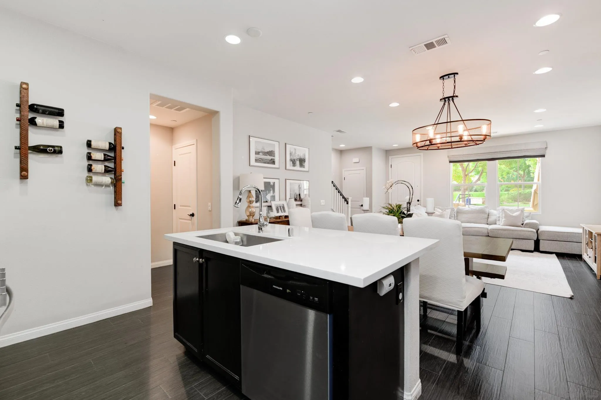 Photo #9: 250034237 Listing: Photo #9