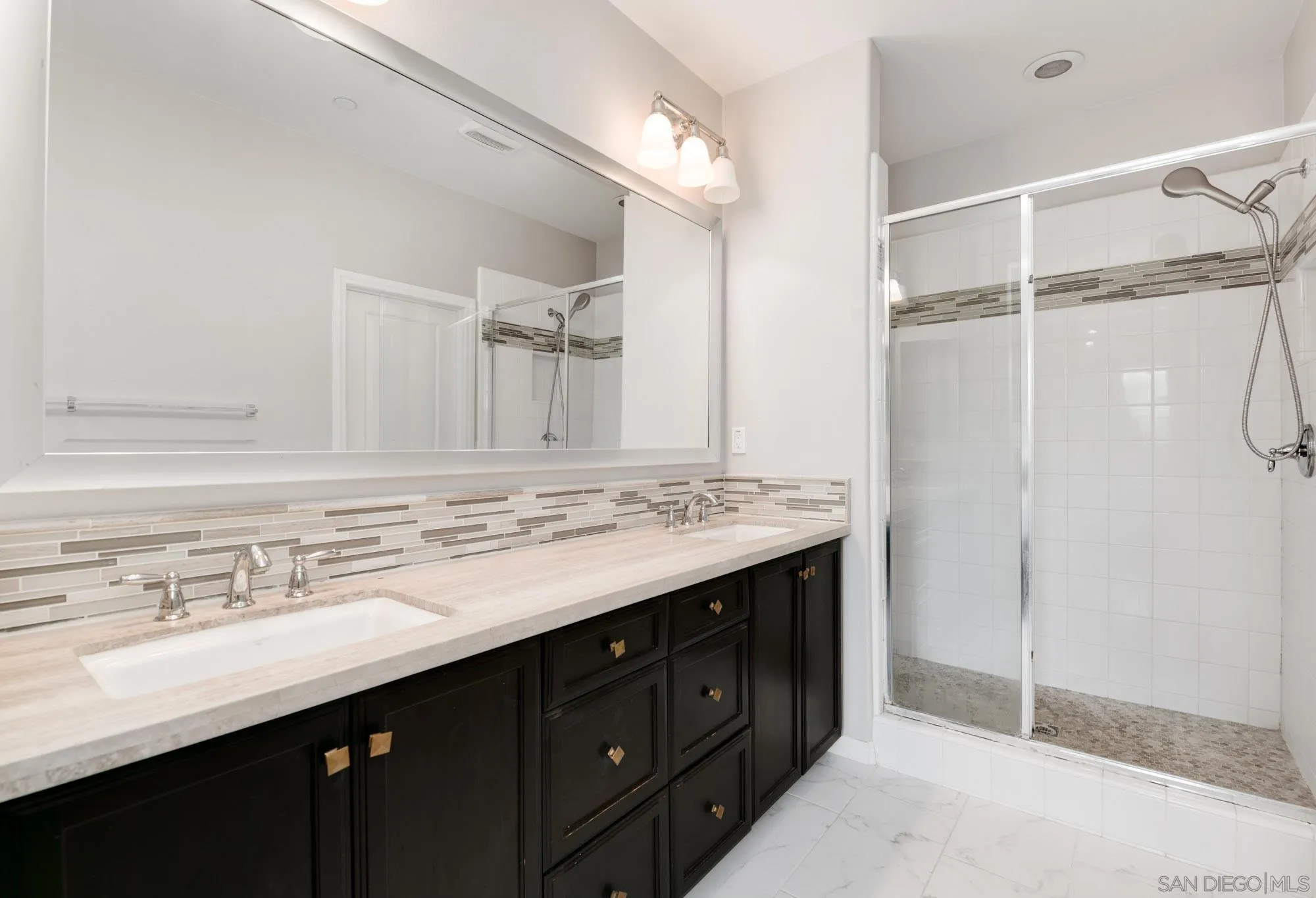 Photo #12: 250034237 Listing: Photo #12