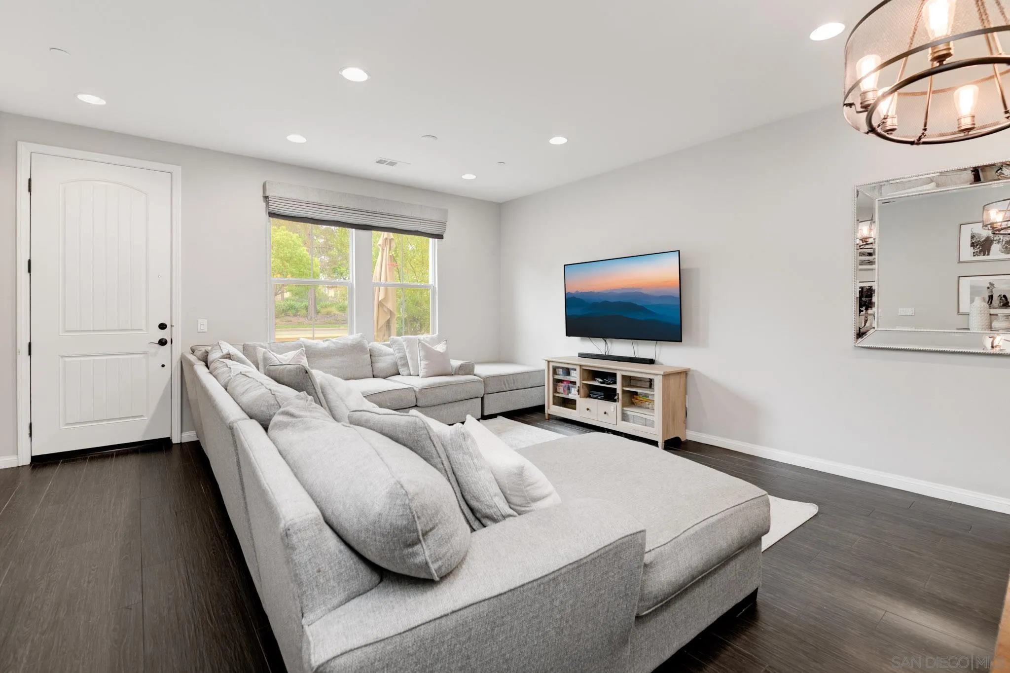 Photo #3: 250034237 Listing 