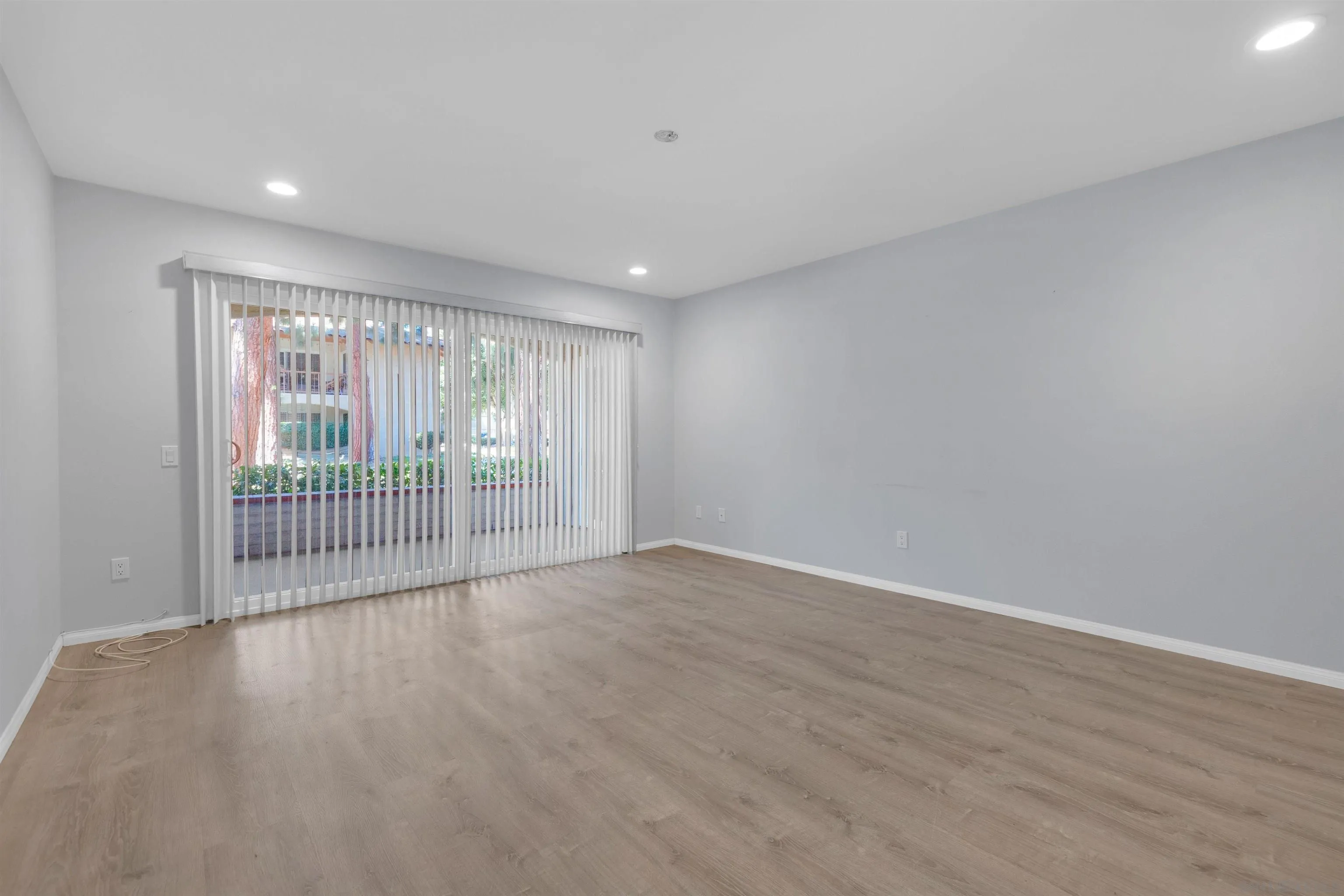Photo #5: 250034240 Listing 