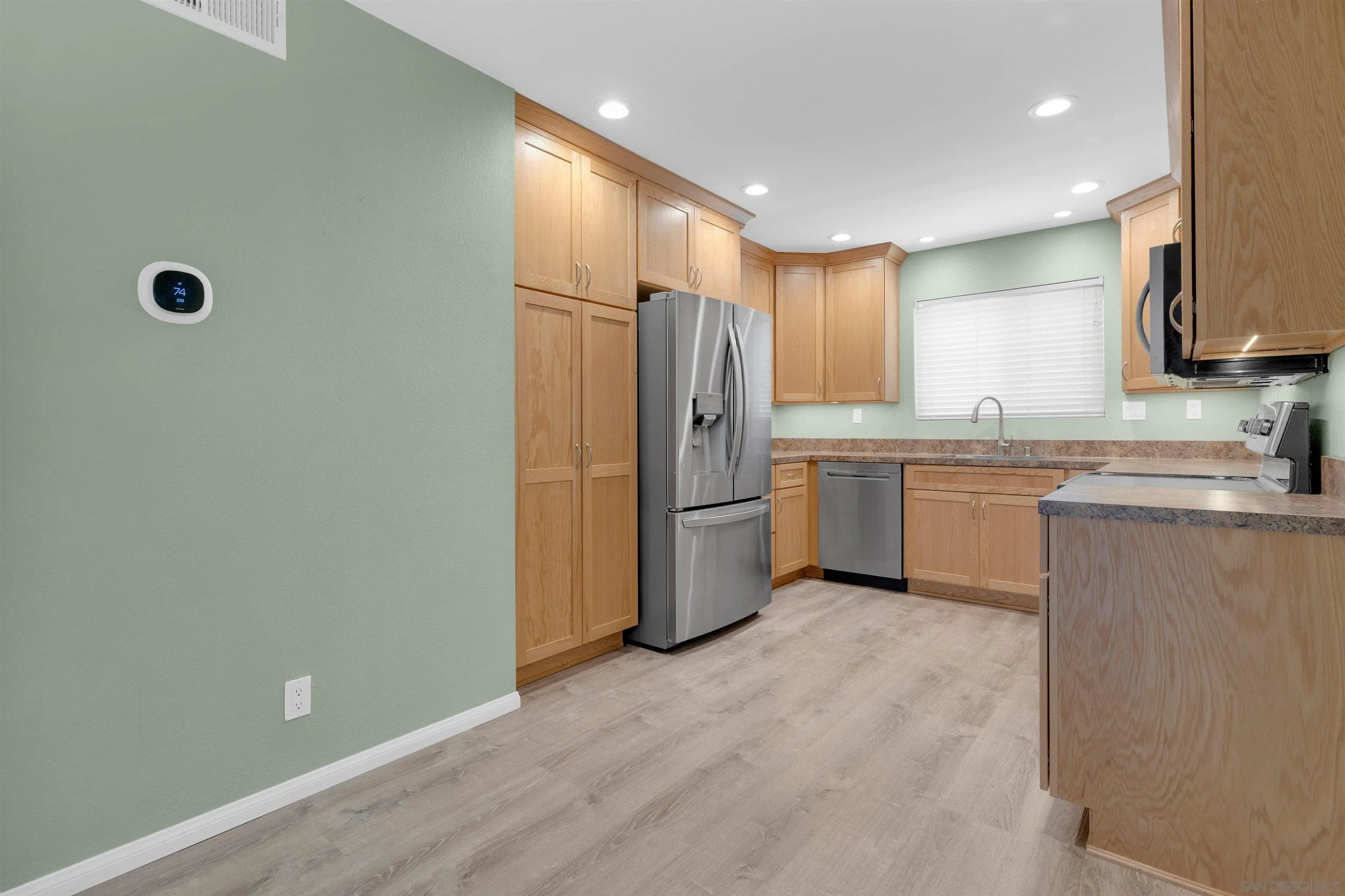 Photo #8: 250034240 Listing: Photo #8