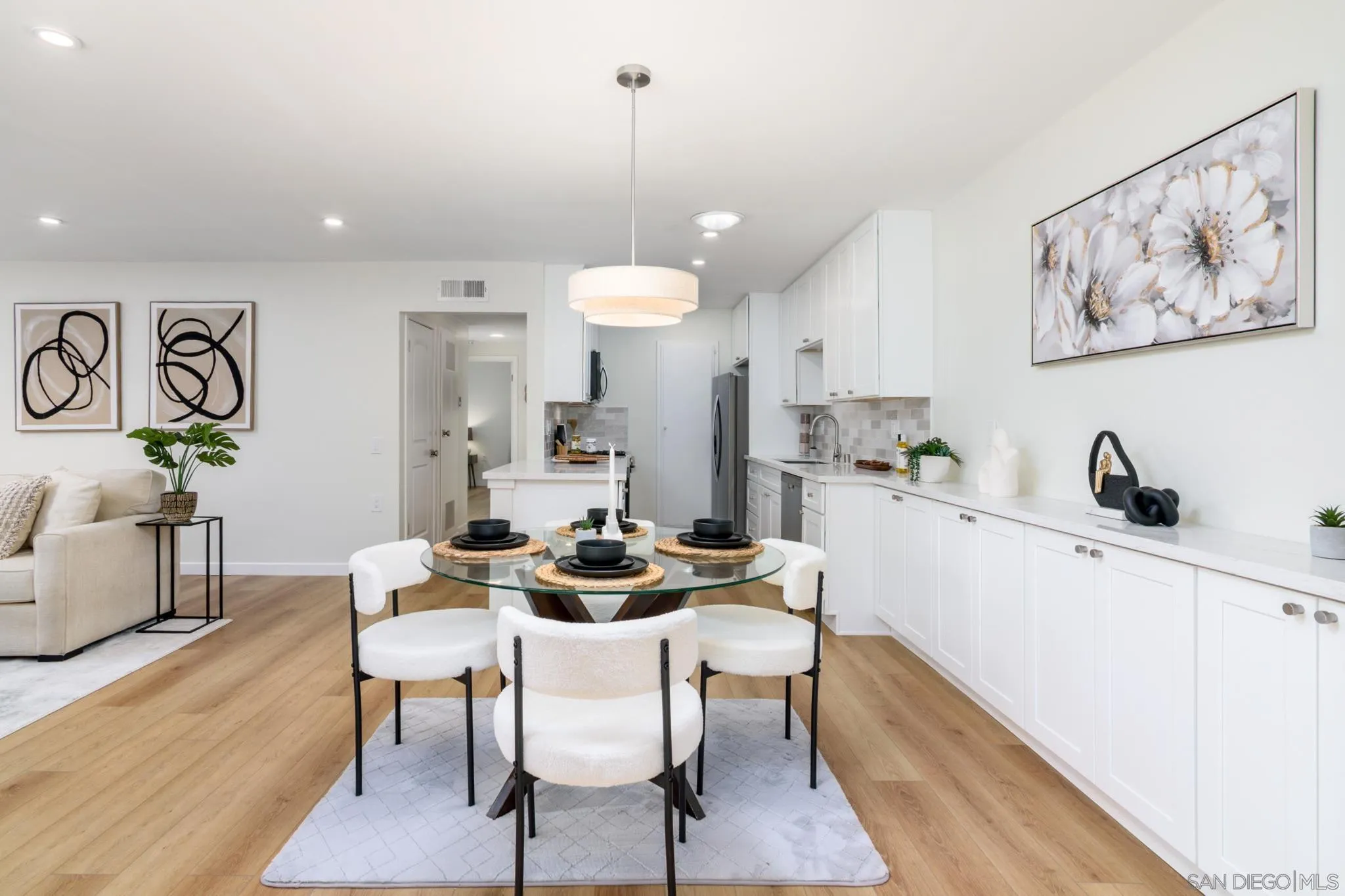 Photo #3: 250034241 Listing 