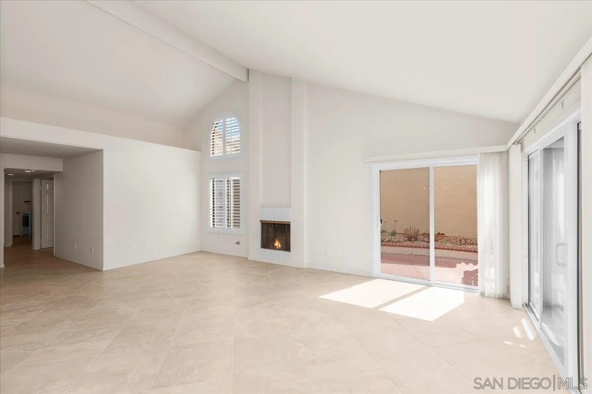 https://cdn.realtyfeed.com/cdn/127/250034250/15042bf2642c2cebc1a6e41006f73fb7.webp