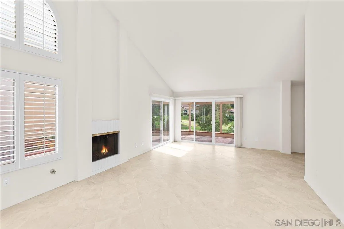 https://cdn.realtyfeed.com/cdn/127/250034250/1c708d492c081fe62eb1080b2d4cc570.webp