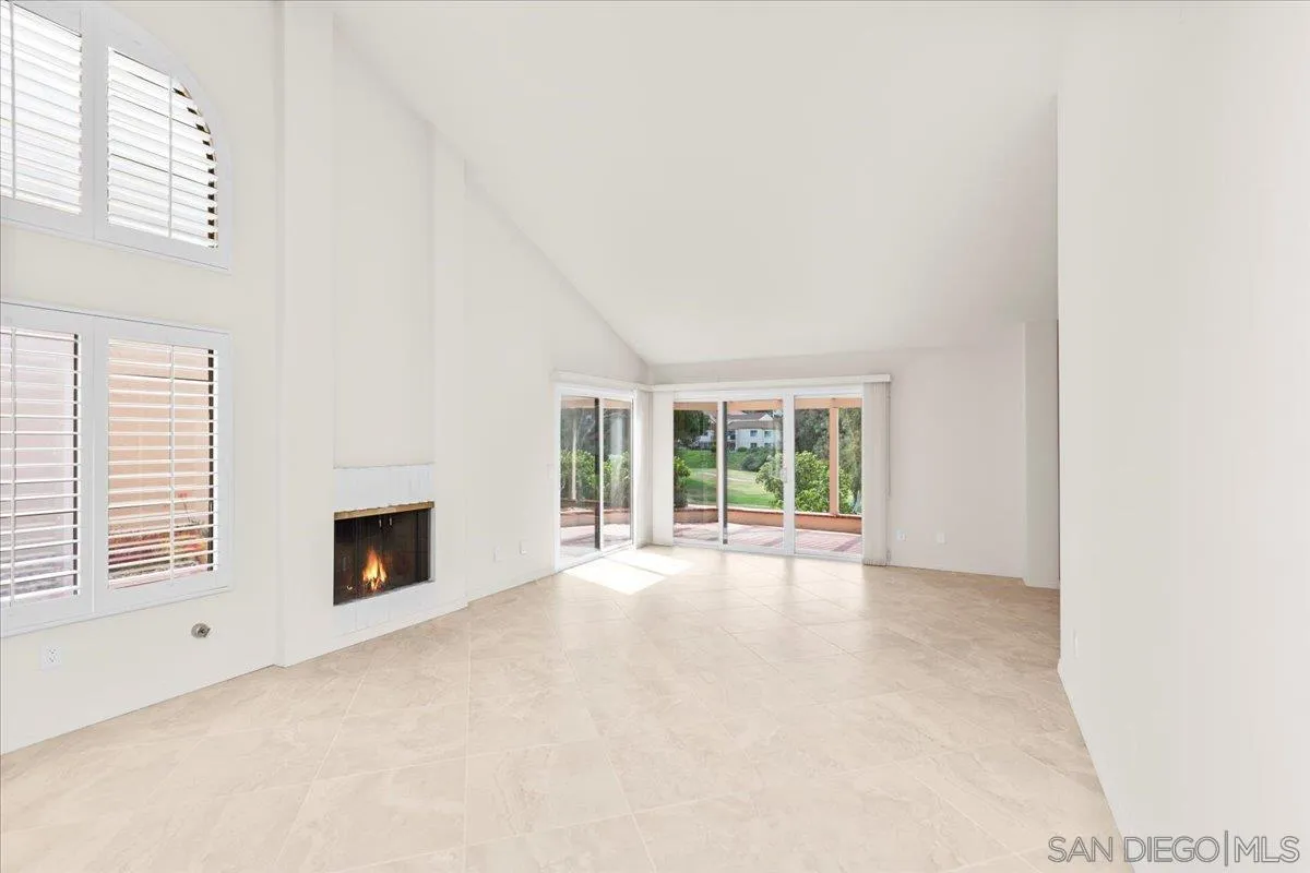 https://cdn.realtyfeed.com/cdn/127/250034250/4061f41a900e07160c6936a846910041.webp