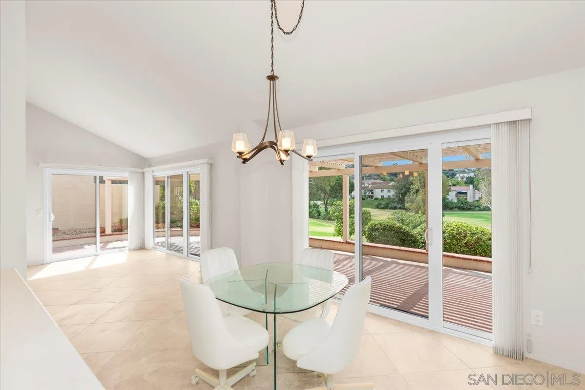https://cdn.realtyfeed.com/cdn/127/250034250/4efc728d75dc91a877550ea381b31b51.webp