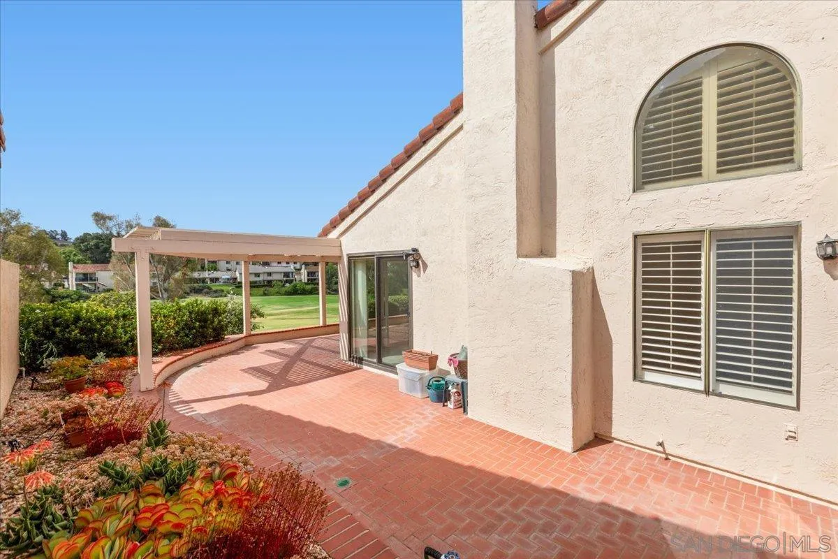 https://cdn.realtyfeed.com/cdn/127/250034250/a2c1e89f44f995a9742afa87cf0b7b18.webp