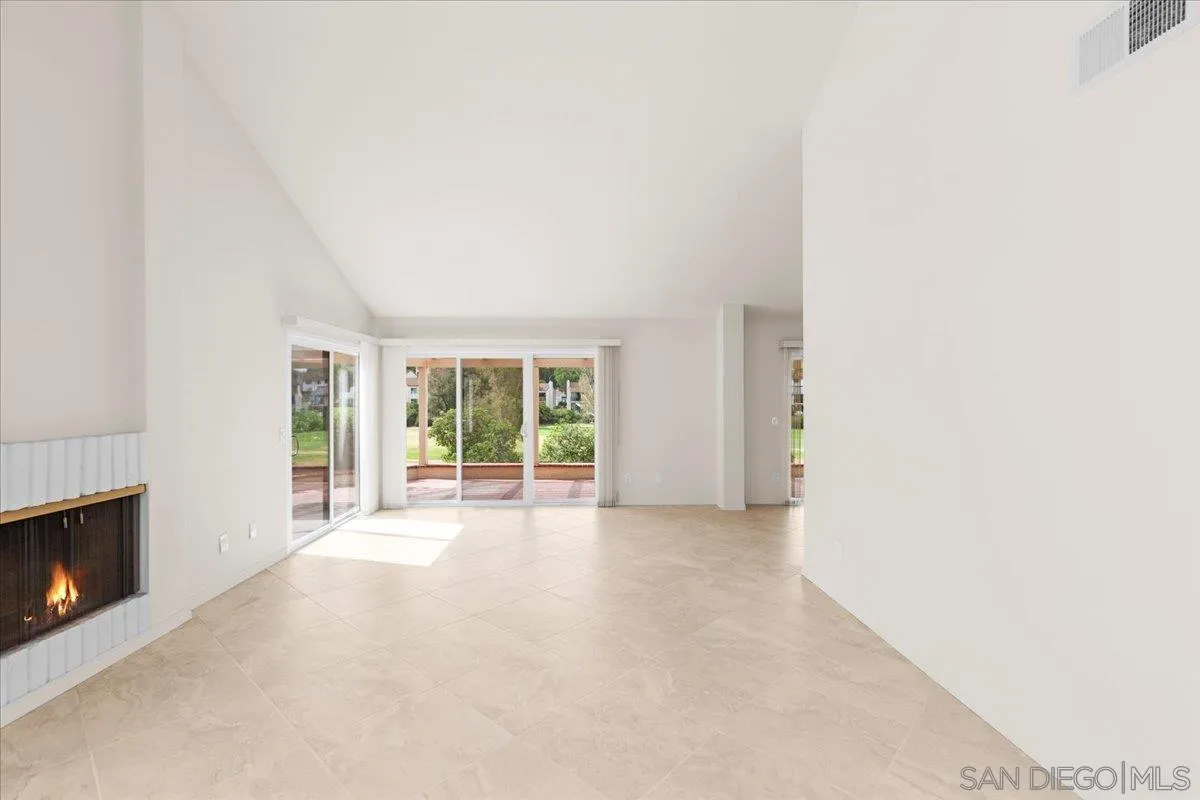 https://cdn.realtyfeed.com/cdn/127/250034250/a93fa289a2883b481062026b79cafd4d.webp