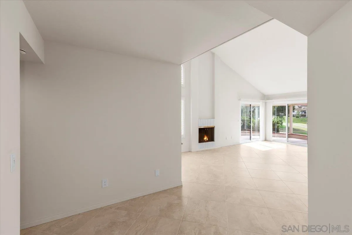 https://cdn.realtyfeed.com/cdn/127/250034250/b304c9c169866654f91d597bfe667321.webp