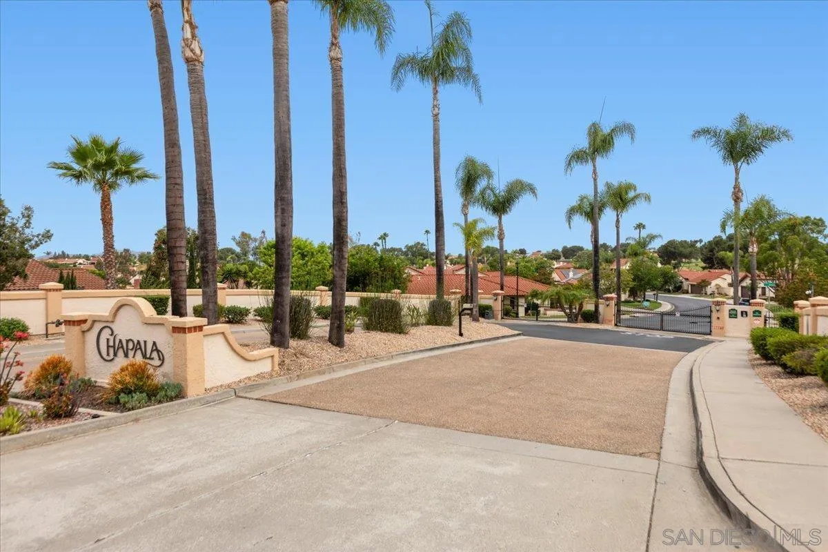 https://cdn.realtyfeed.com/cdn/127/250034250/b7483a73f7f2558fd796786590a6d84b.webp