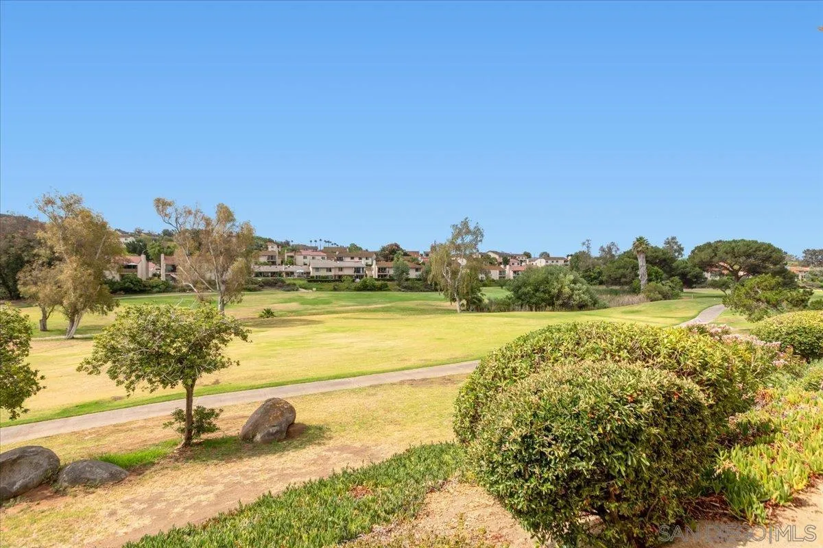 https://cdn.realtyfeed.com/cdn/127/250034250/de791346719a6d2bebd7cd65fc4517ce.webp