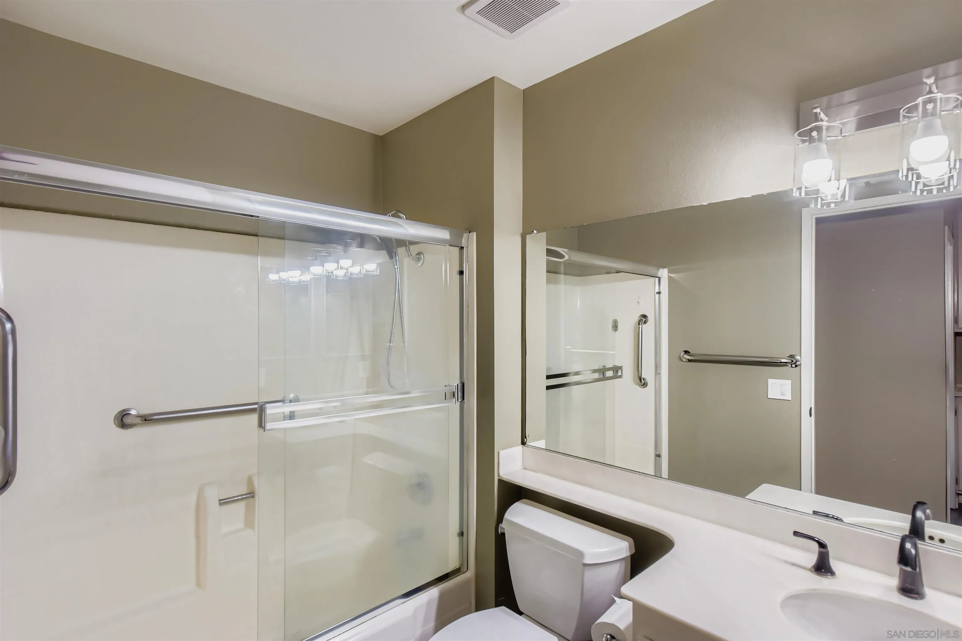 Photo #23: 250034251 Listing: Photo #23