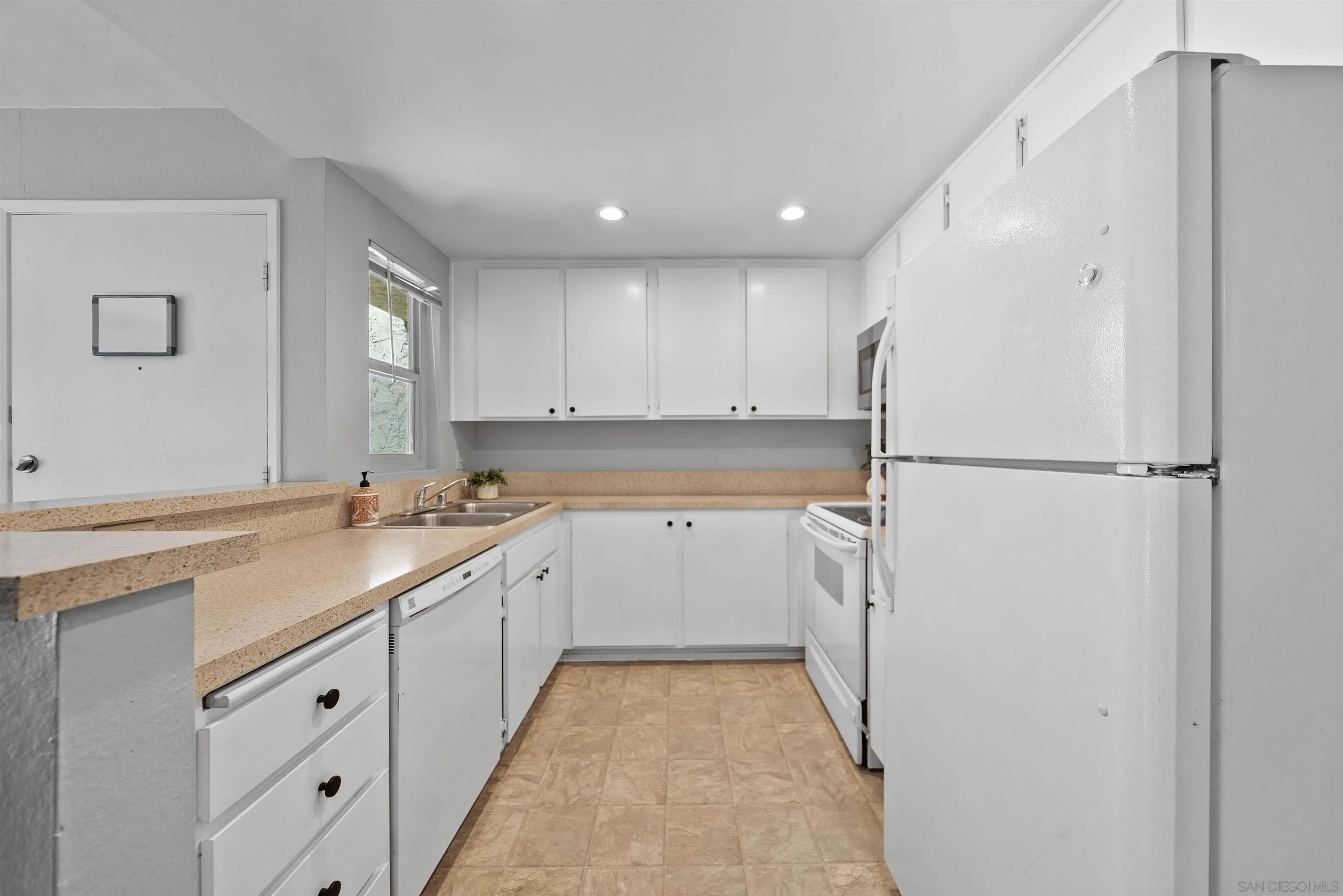 Photo #8: 250034254 Listing: Photo #8