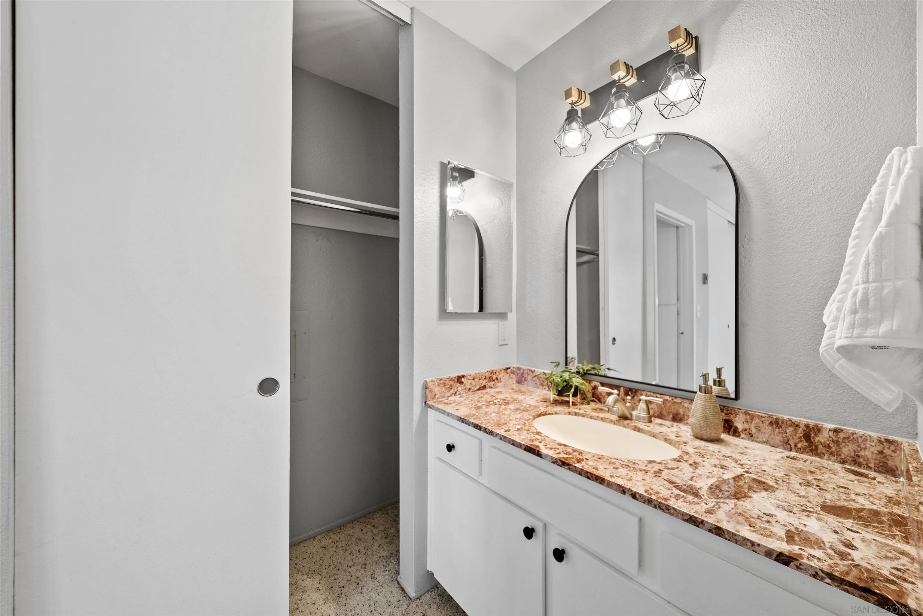 Photo #6: 250034254 Listing 