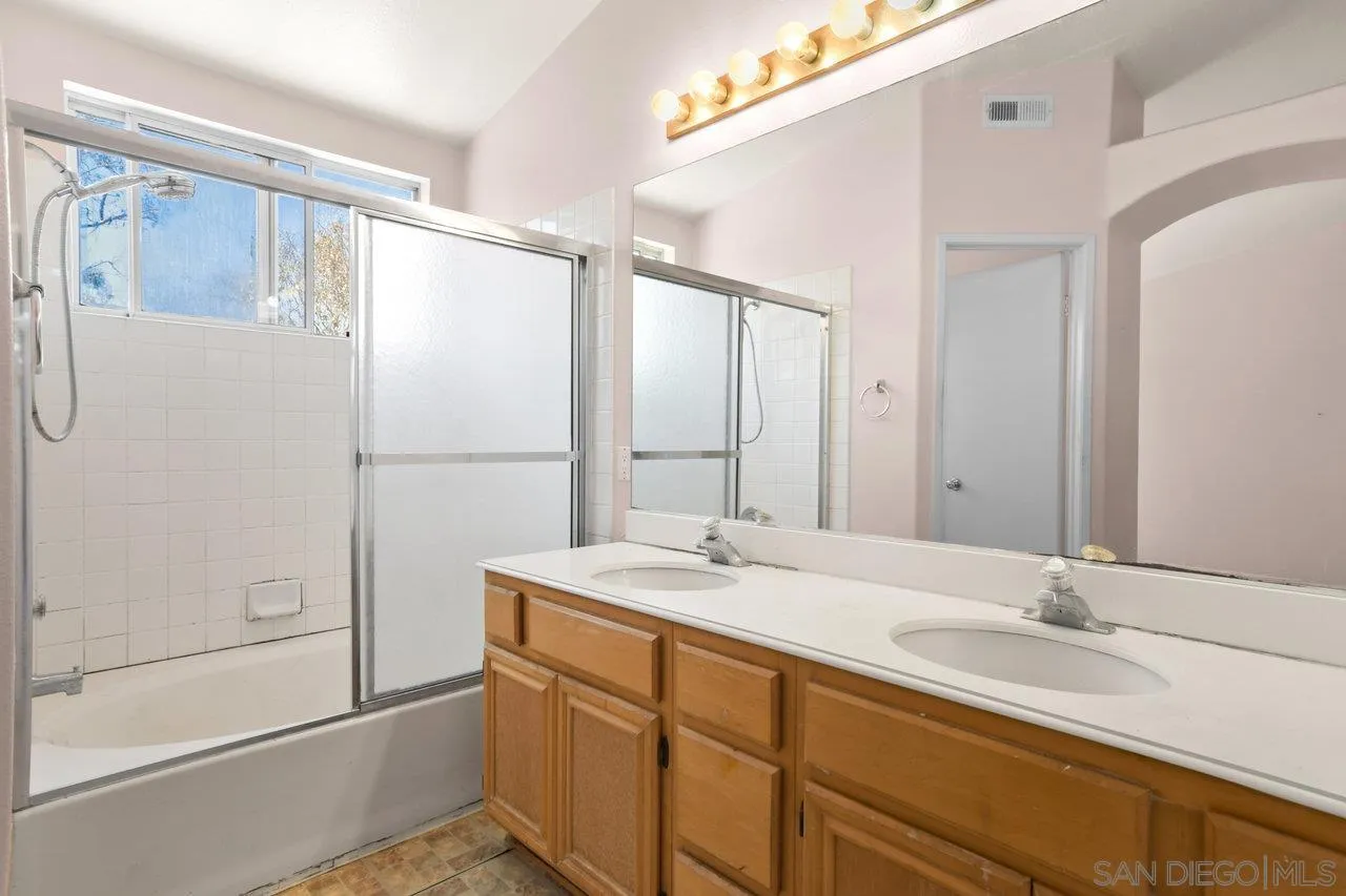 Photo #23: 250034281 Listing: Photo #23