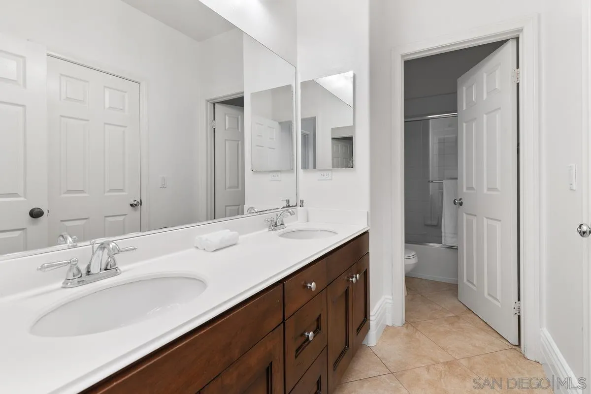 https://cdn.realtyfeed.com/cdn/127/250034287/211681b1819b22b7d8a2c2f628191cfe.webp