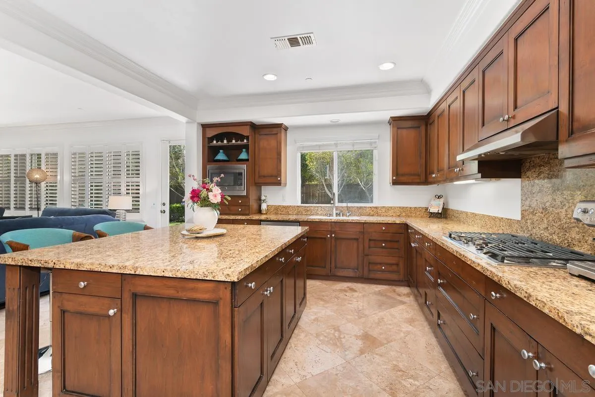 https://cdn.realtyfeed.com/cdn/127/250034287/43b4c6e1e1657a228c9bce31a8fa044b.webp
