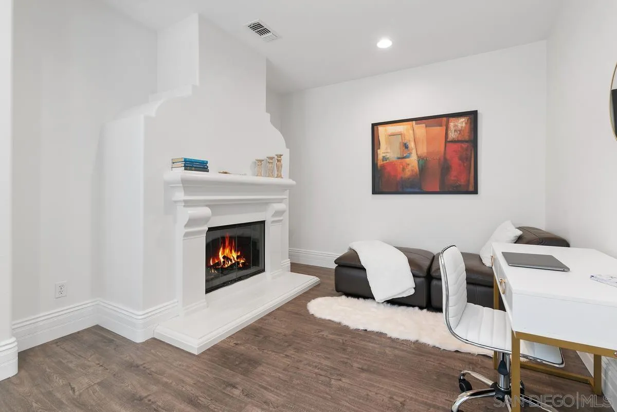https://cdn.realtyfeed.com/cdn/127/250034287/c55ca3b105efcf8f49f214b21272b651.webp