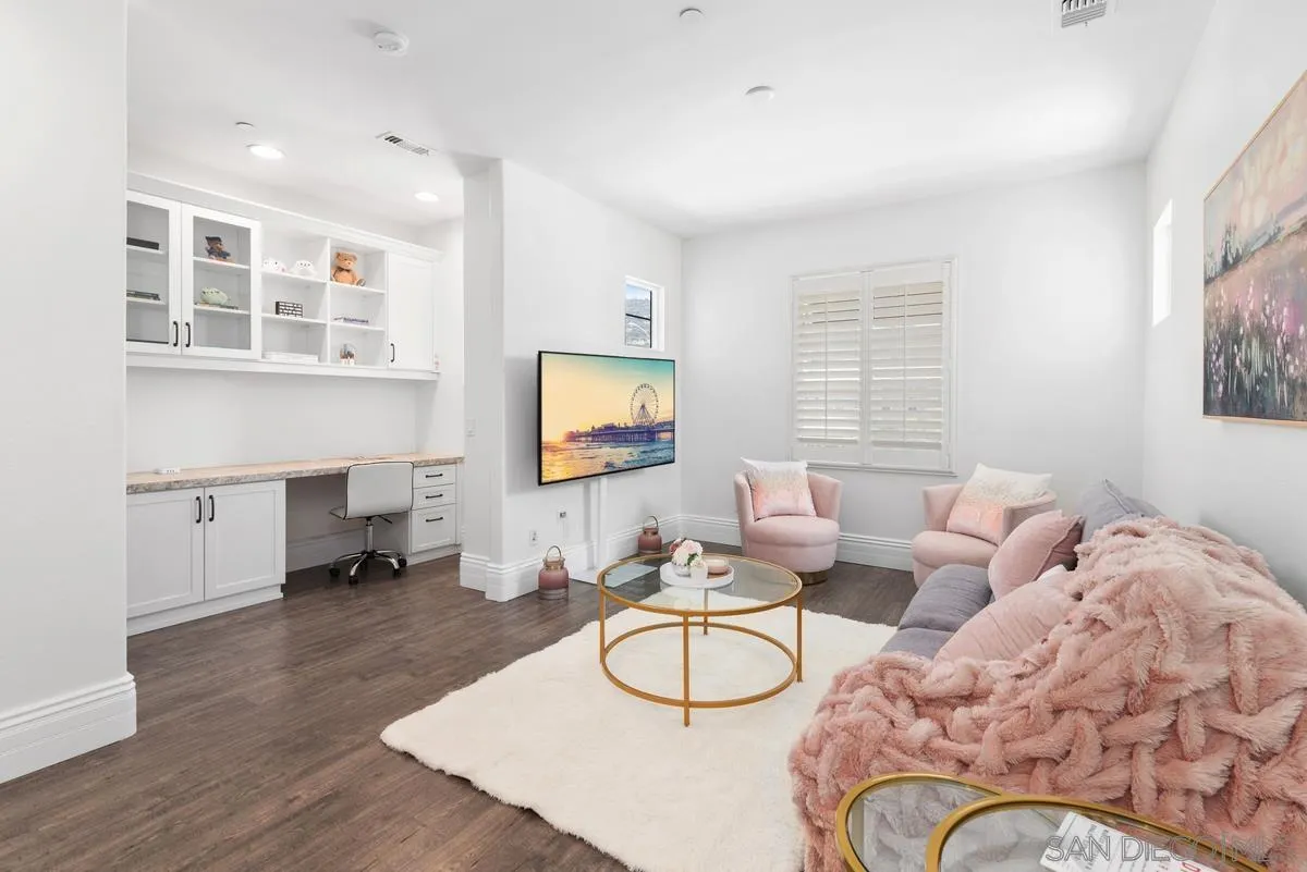 https://cdn.realtyfeed.com/cdn/127/250034287/d0f6aebef514a6f83641c9178e8702da.webp