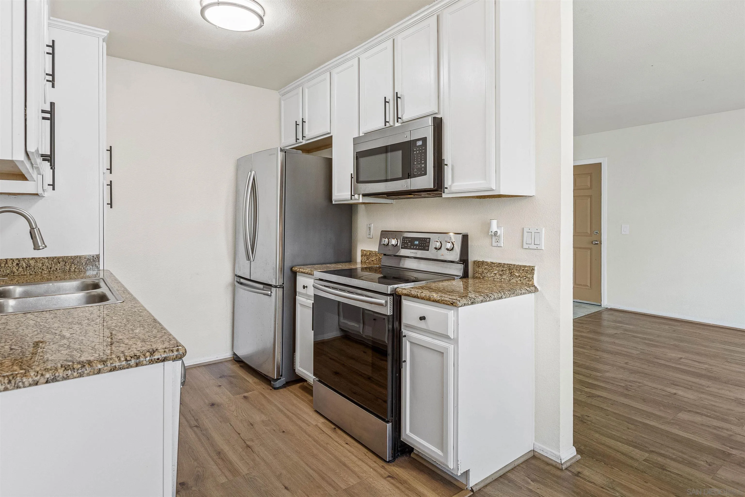 Photo #9: 250034301 Listing: Photo #9