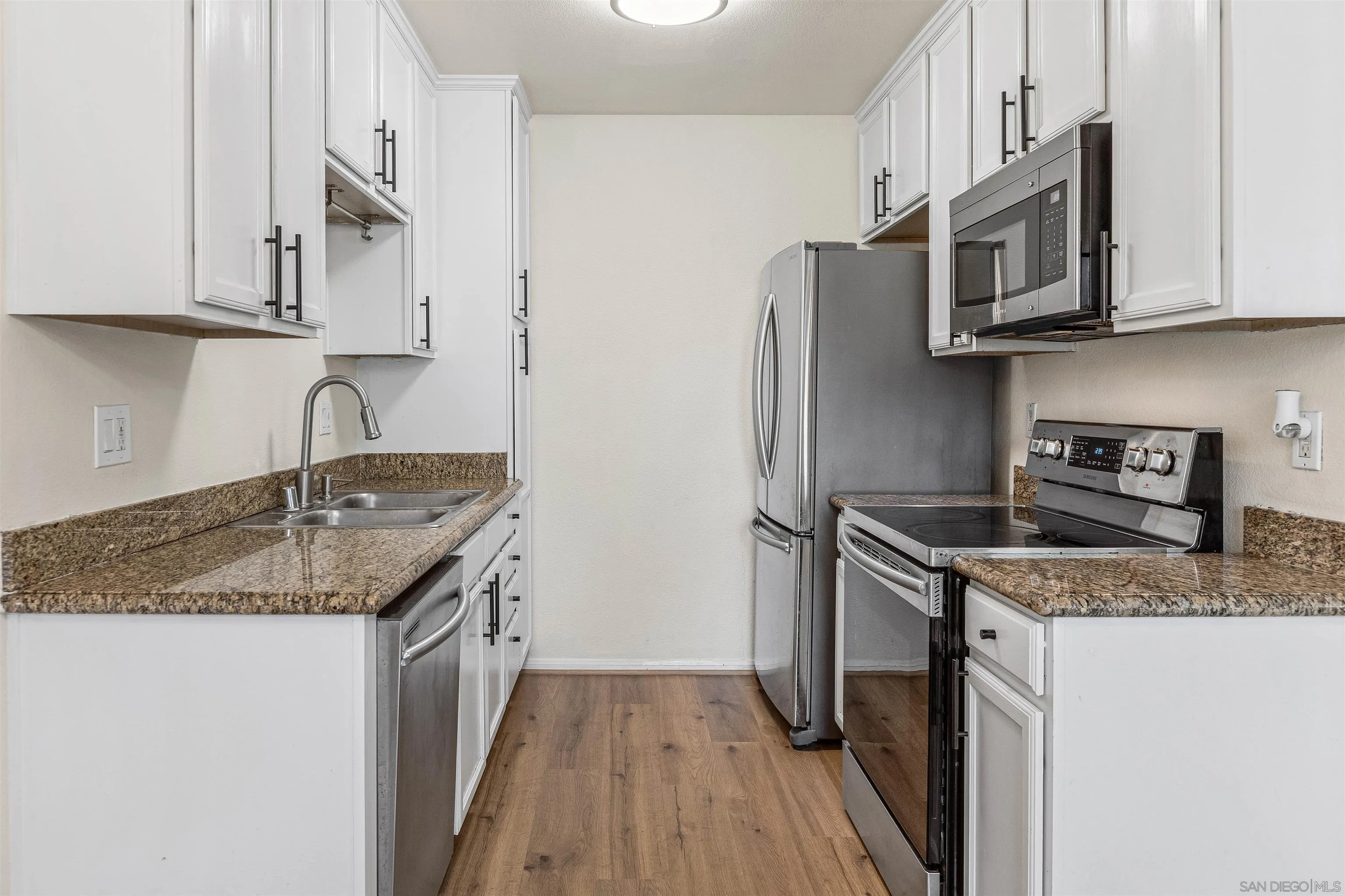 Photo #8: 250034301 Listing: Photo #8