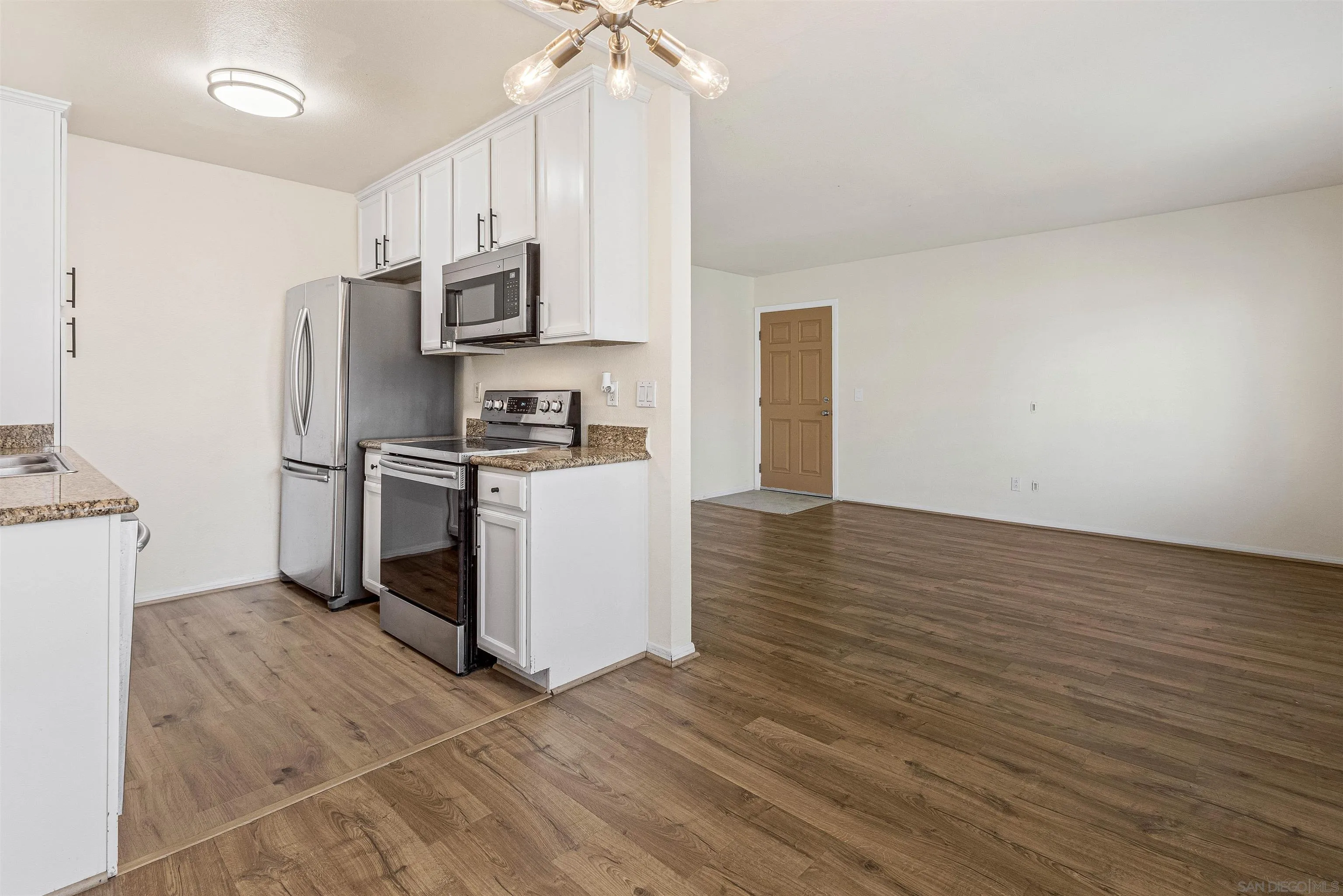 Photo #10: 250034301 Listing: Photo #10