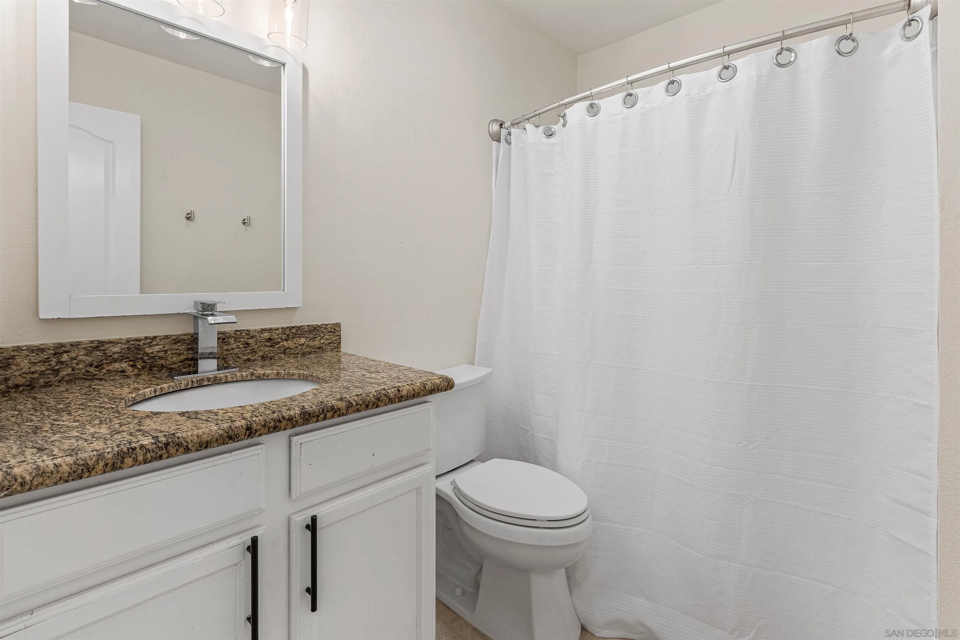 Photo #12: 250034301 Listing: Photo #12