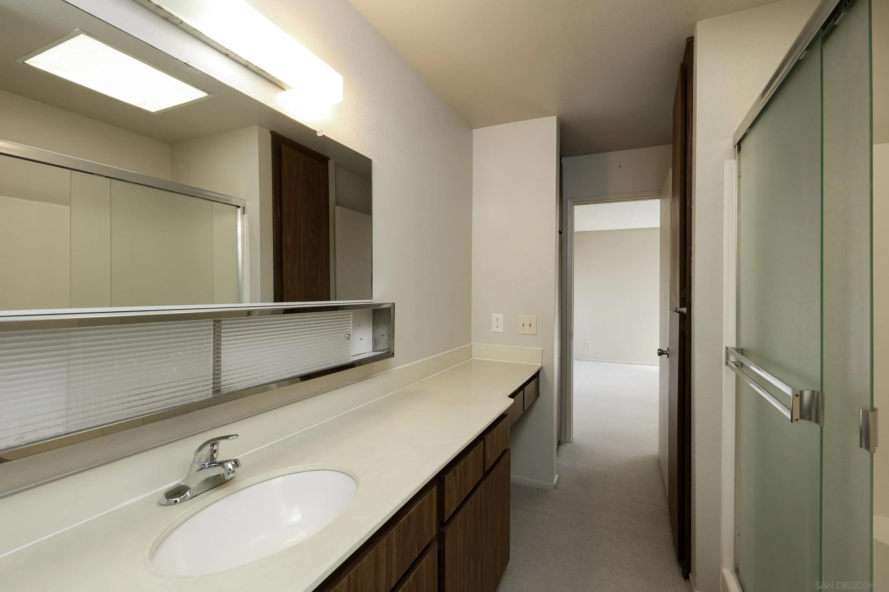 Photo #5: 250034308 Listing 