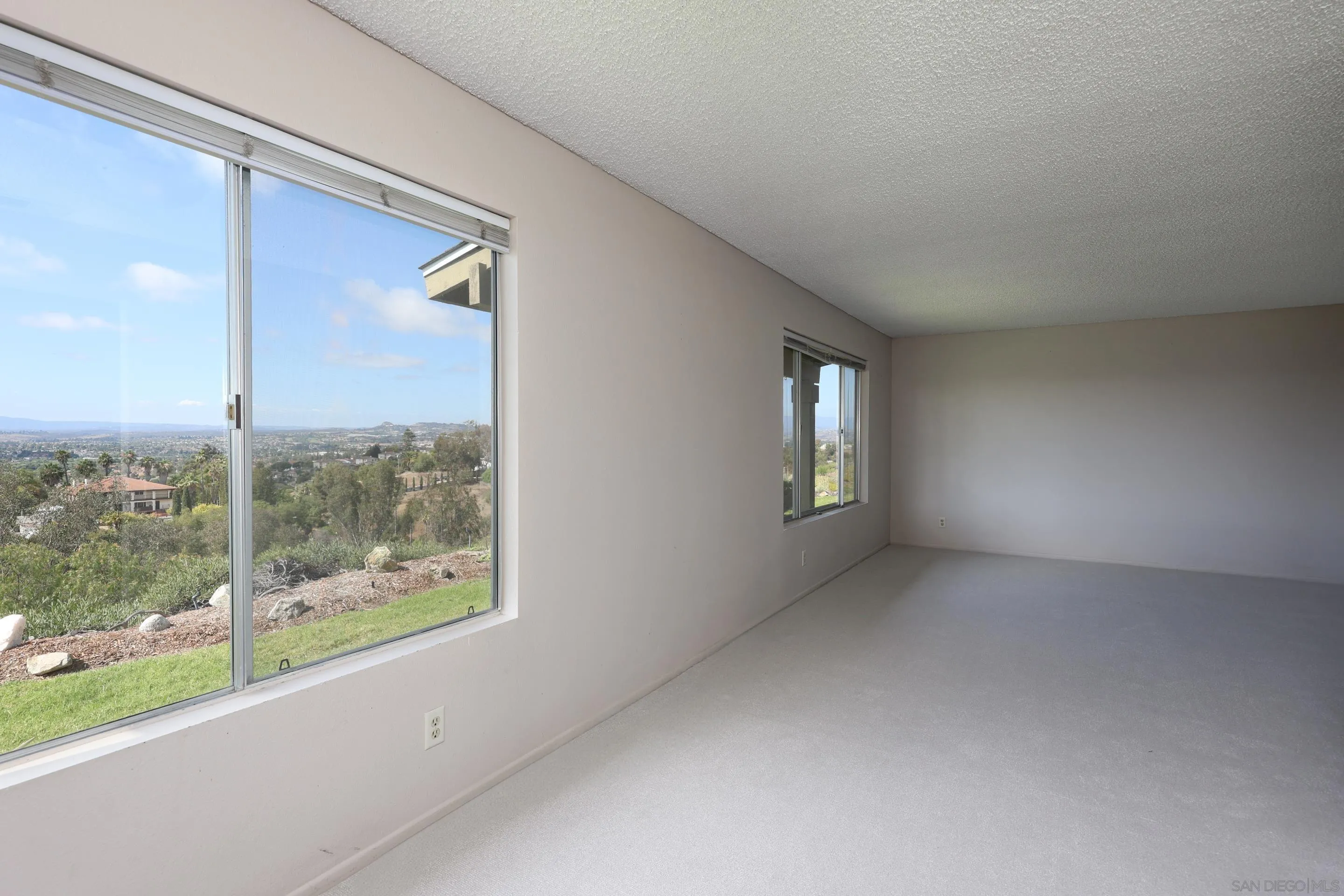 Photo #4: 250034308 Listing 