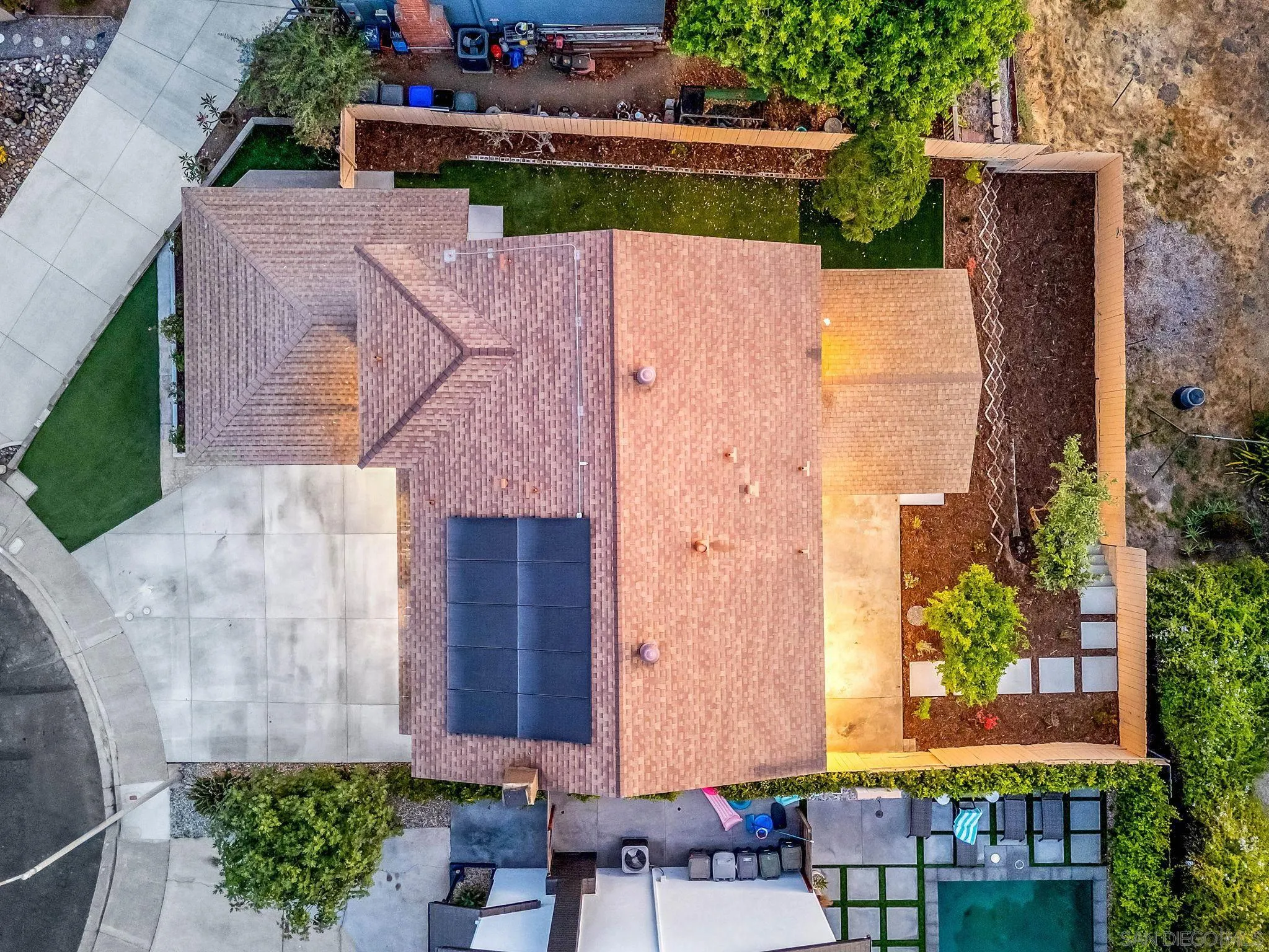 https://cdn.realtyfeed.com/cdn/127/250034309/068cc6da83e685020aee7ec94c6af737.webp