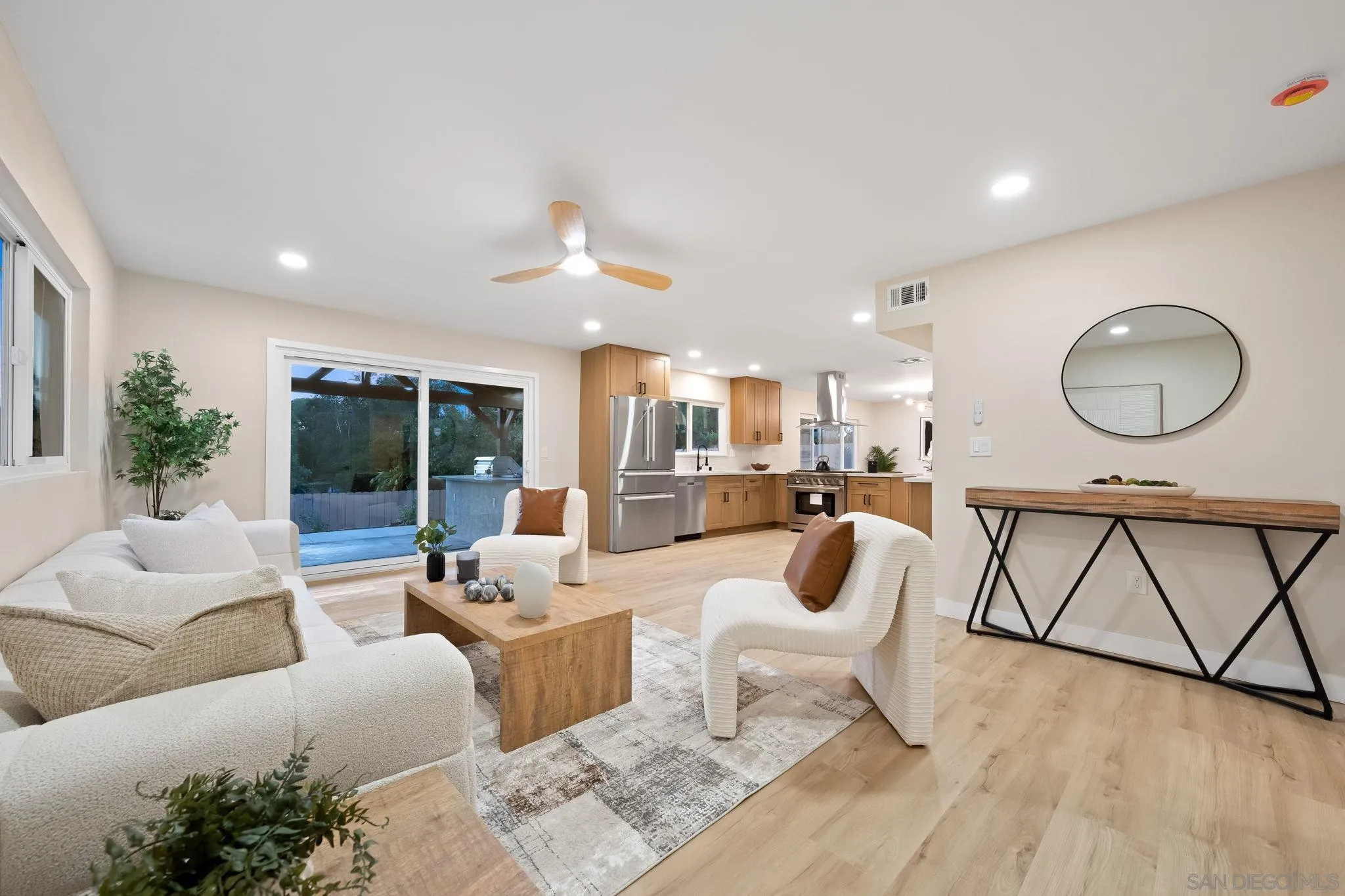 https://cdn.realtyfeed.com/cdn/127/250034309/5cc24d1f0635d870f62fa8818c6c6c9a.webp