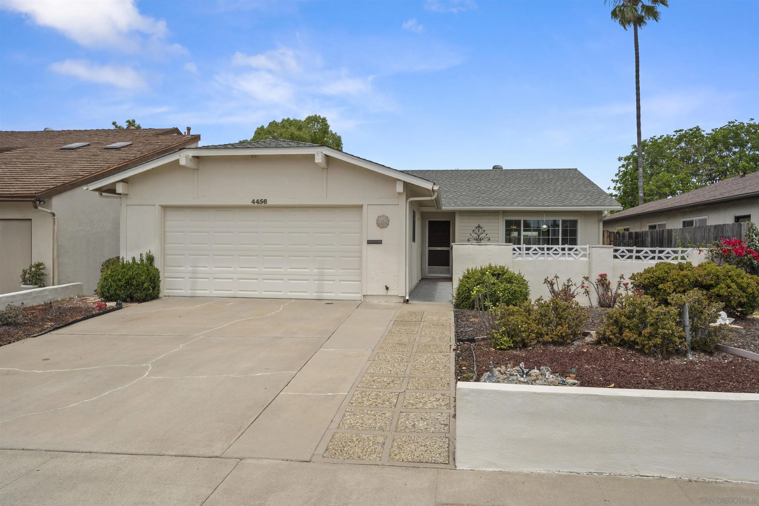 https://cdn.realtyfeed.com/cdn/127/250034312/4ae43f4a9838cd9c63848a105f8bf6c6.webp
