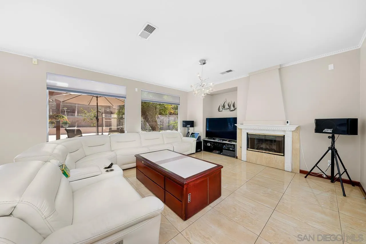 https://cdn.realtyfeed.com/cdn/127/250034314/b04bab4d4f58d03206b312b9968c31d0.webp