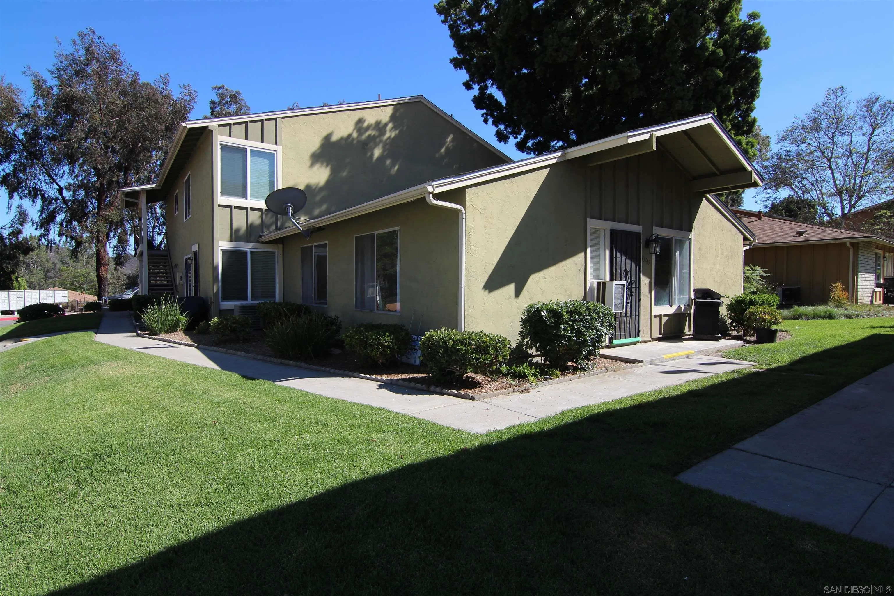 MLS: 250034322 Condo For Sale