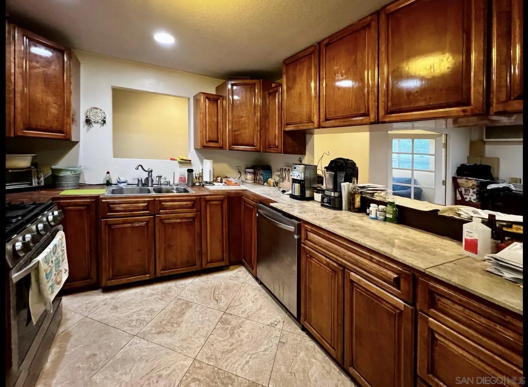 https://cdn.realtyfeed.com/cdn/127/250034323/a7c48492185f04a8a63c27551ece1244.webp