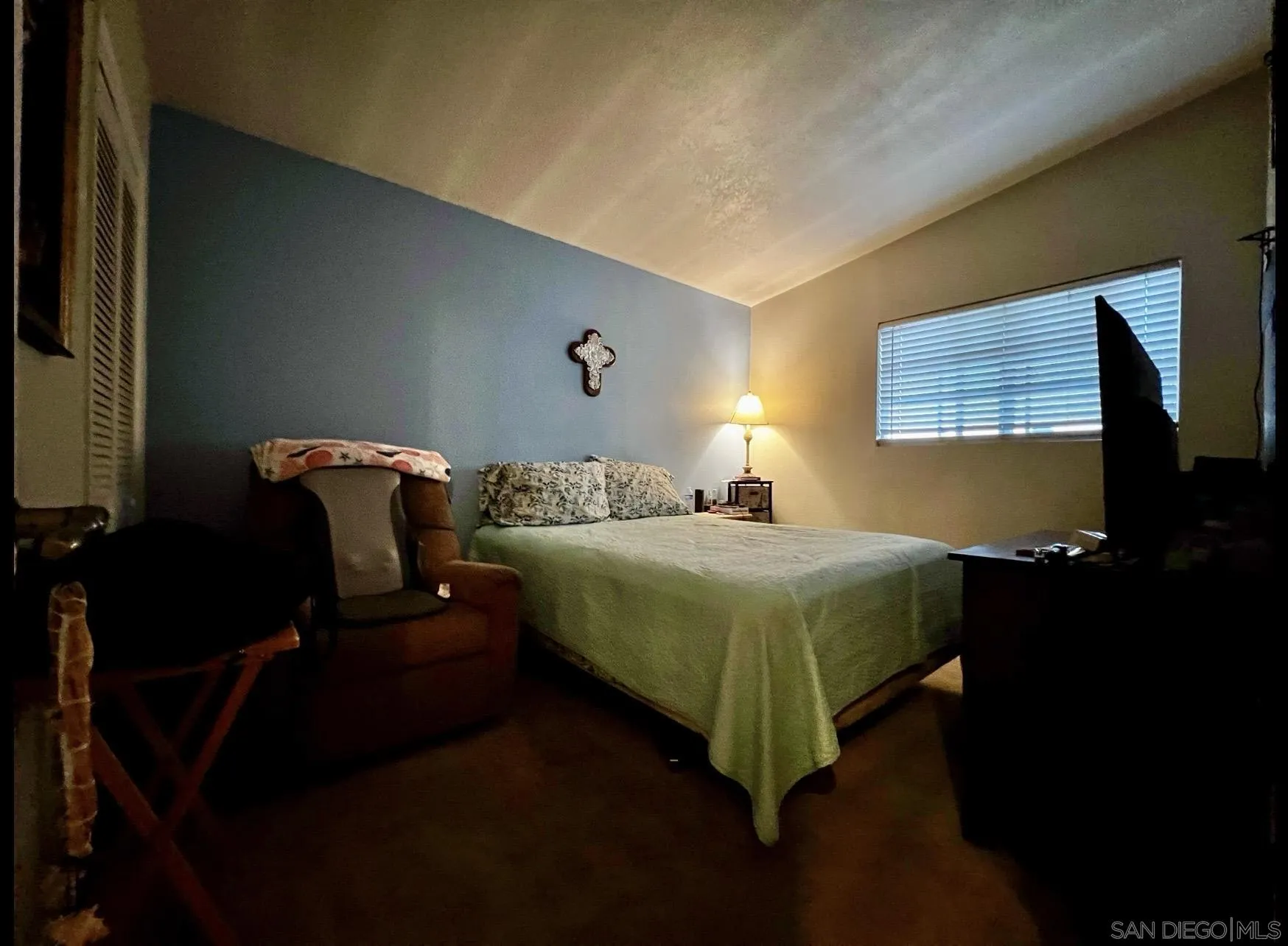 https://cdn.realtyfeed.com/cdn/127/250034323/ac18442644fd7bf230e323feed9e775e.webp