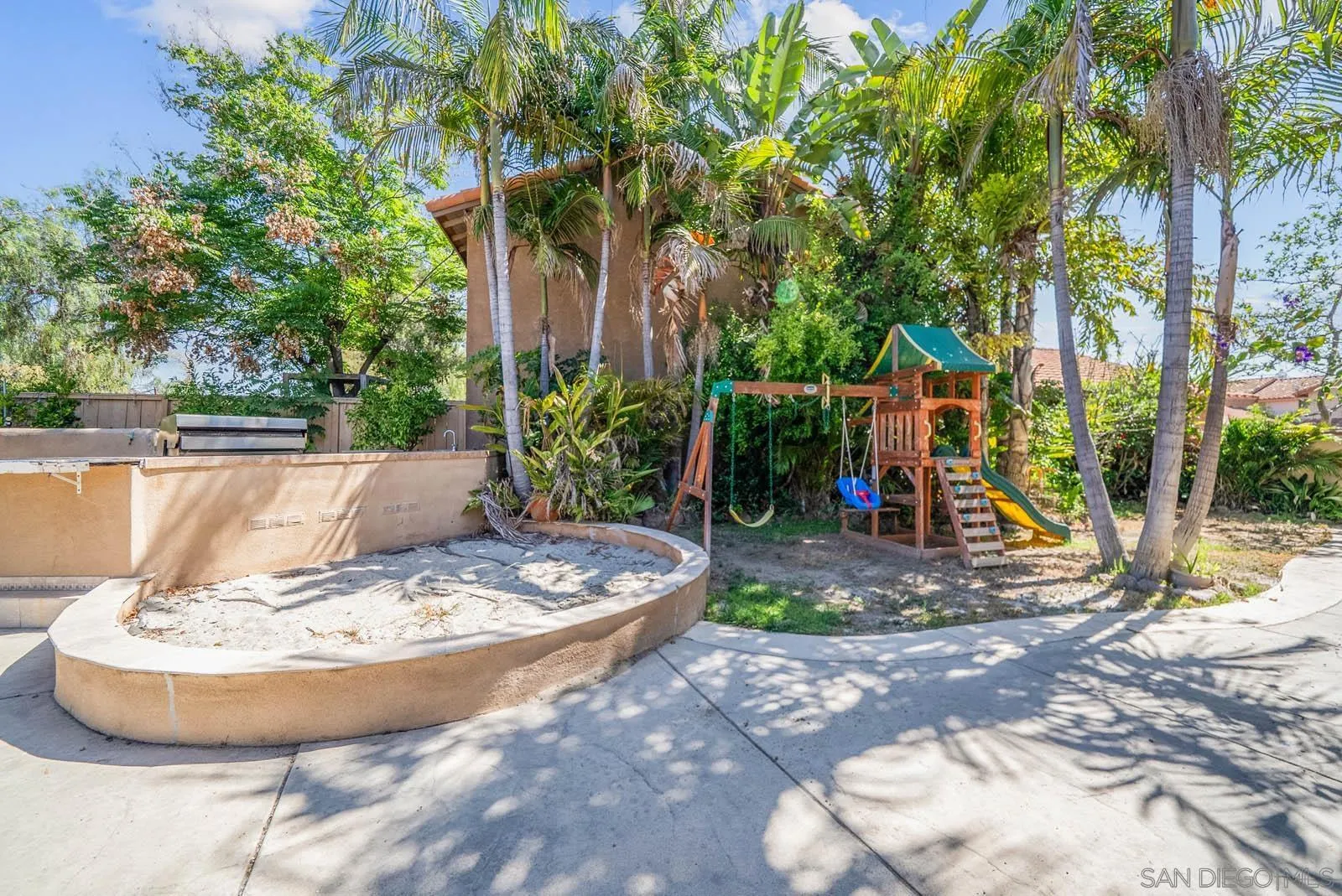 https://cdn.realtyfeed.com/cdn/127/250034328/2ce80296c1e33b1f2c4db0cc7c4072d7.webp