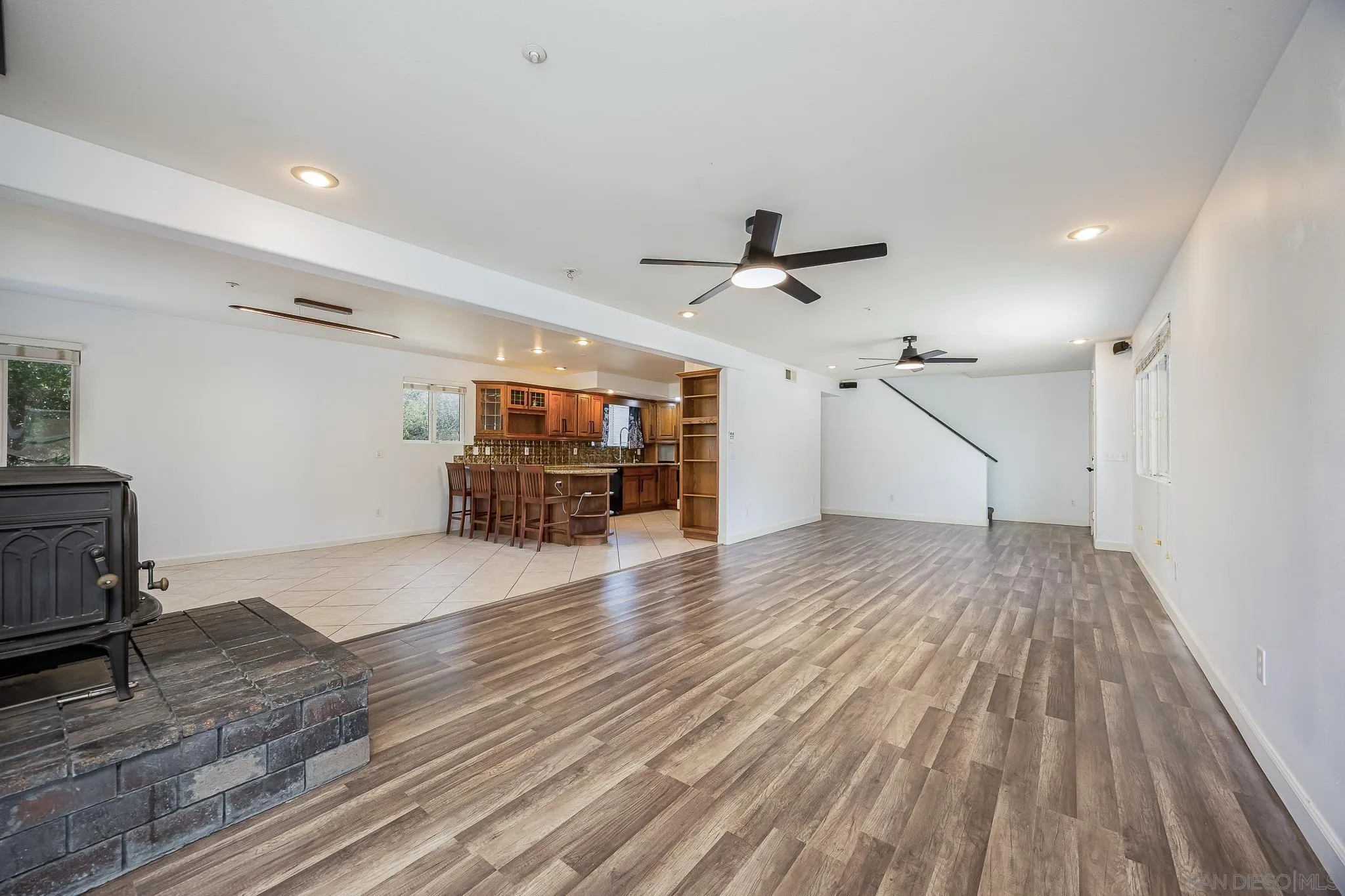 https://cdn.realtyfeed.com/cdn/127/250034335/2e3cce2f103a6491137890ec736275f8.webp