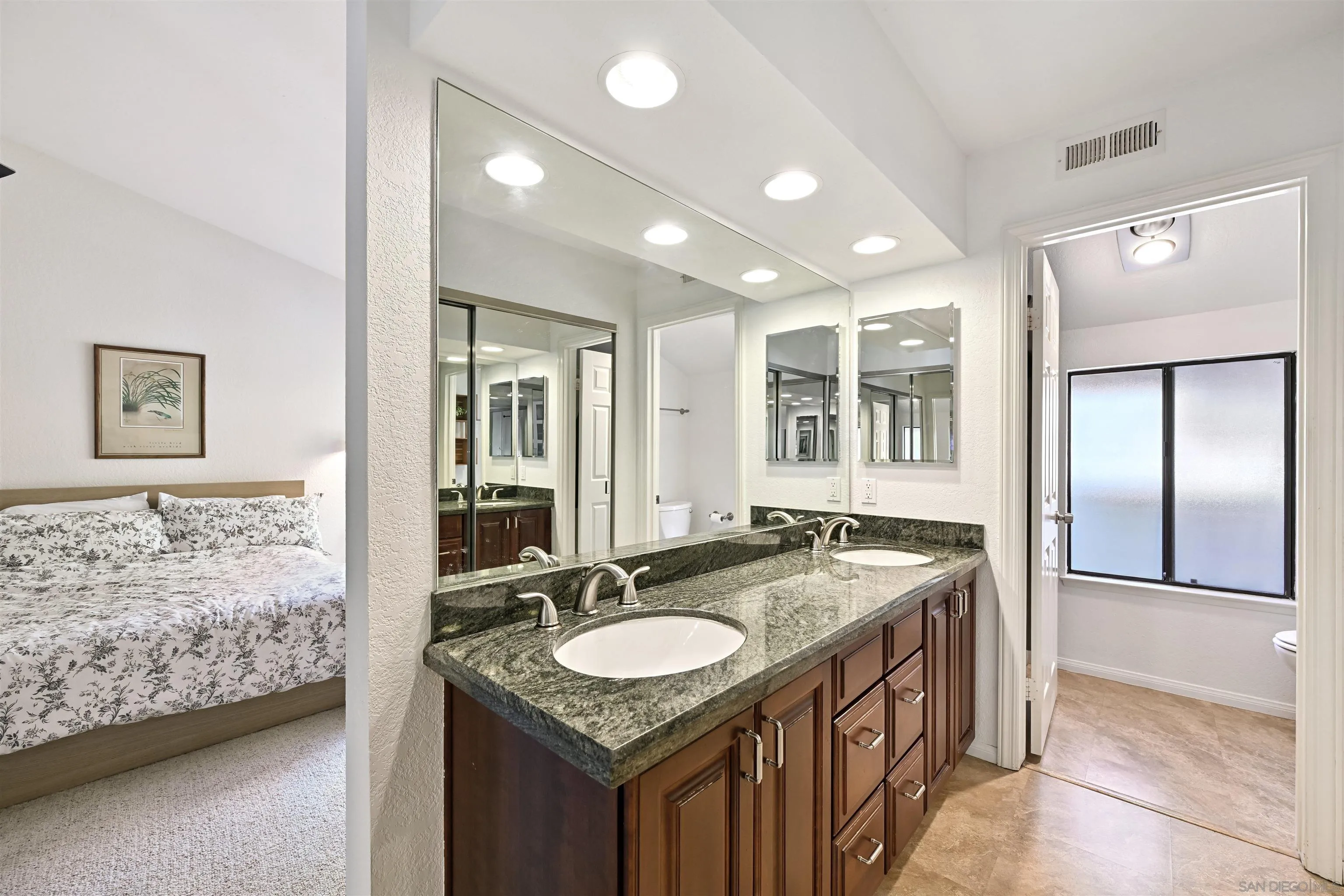 Photo #10: 250034340 Listing: Photo #10