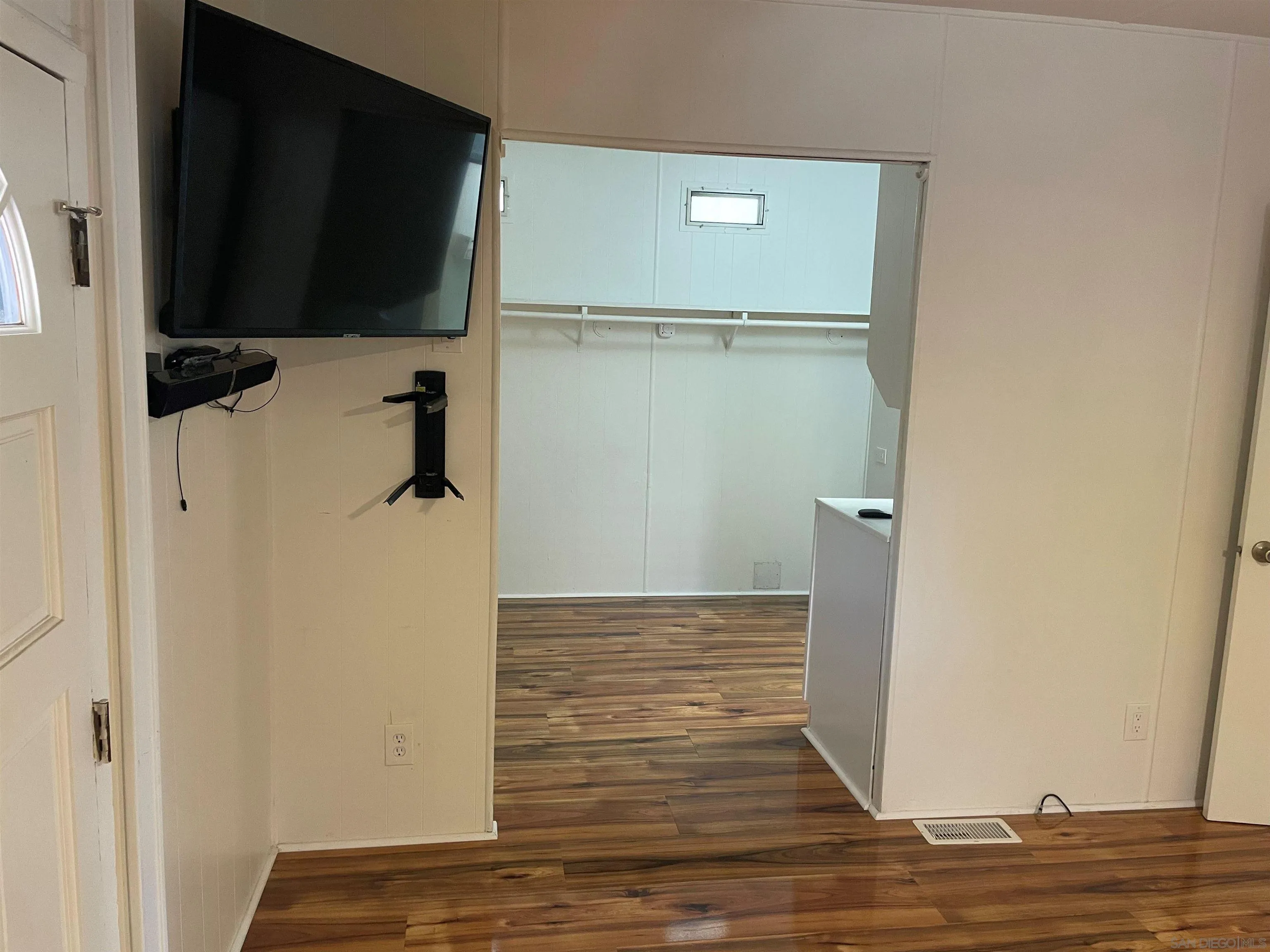 https://cdn.realtyfeed.com/cdn/127/250034352/50f21ef6c25a726d3aee072852aa1af6.webp