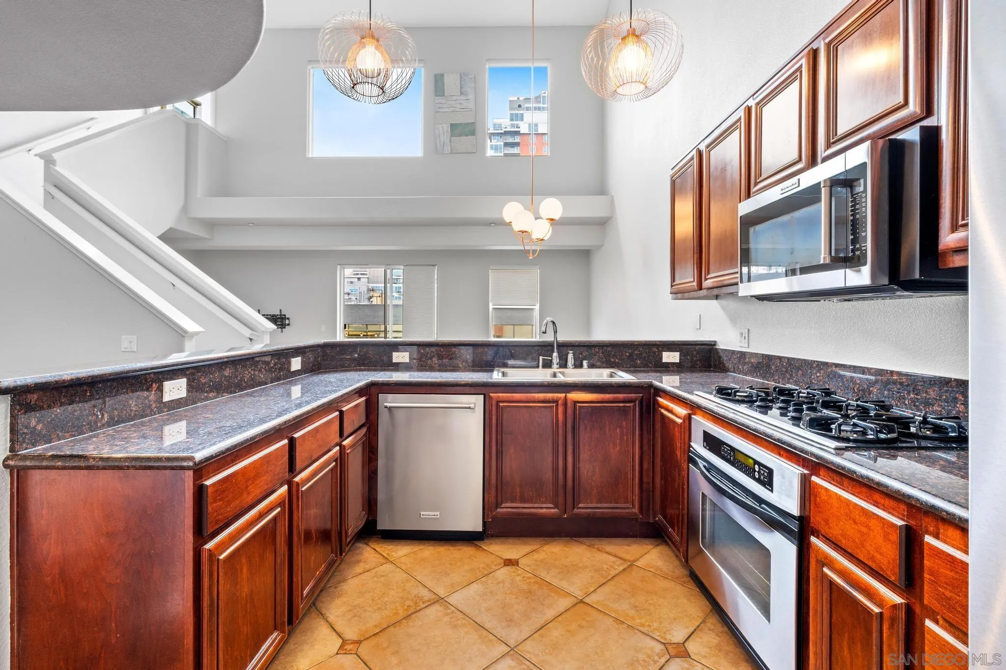 Photo #3: 250034353 Listing 