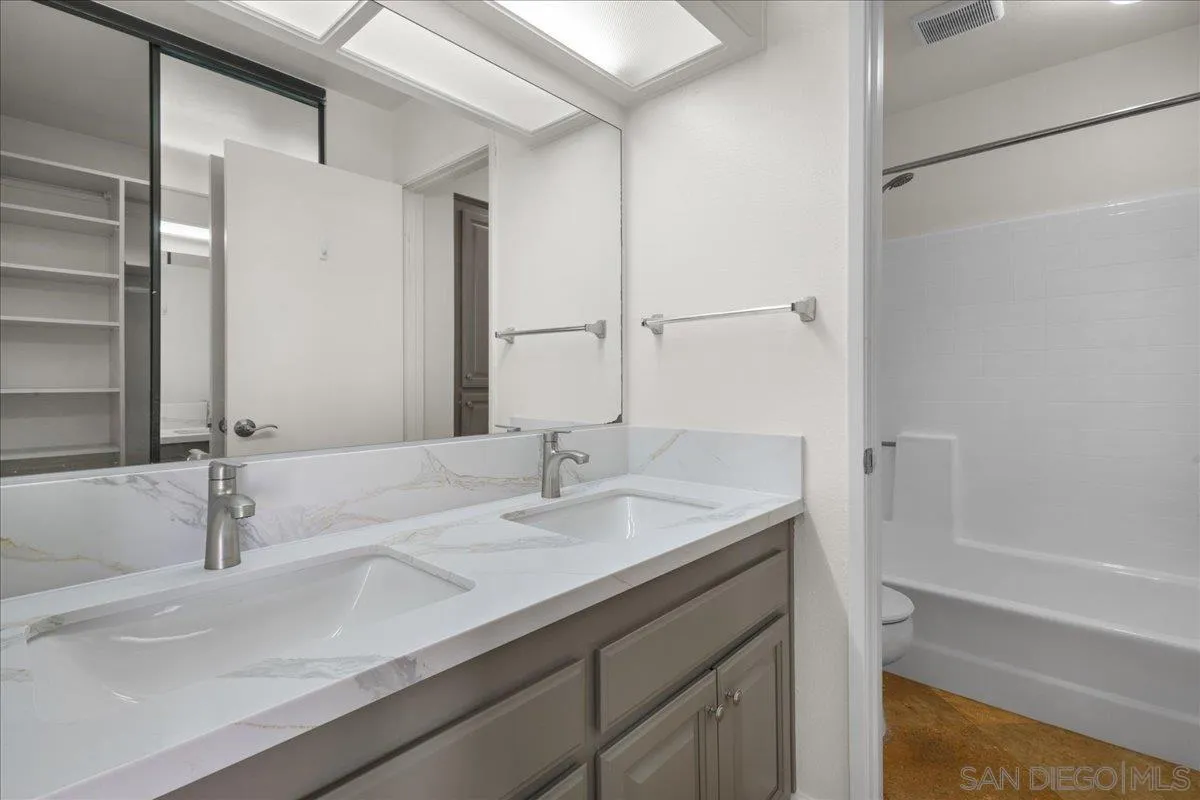 https://cdn.realtyfeed.com/cdn/127/250034355/4e8b83f25da9b471648f045cbb1efcc1.webp