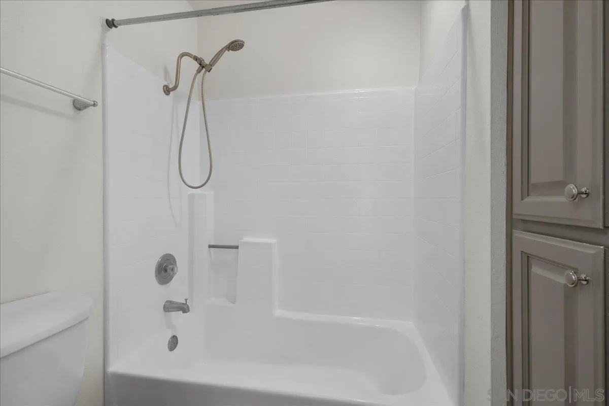 https://cdn.realtyfeed.com/cdn/127/250034355/51614f94b4d5b6ba3b04f56f77a470ea.webp