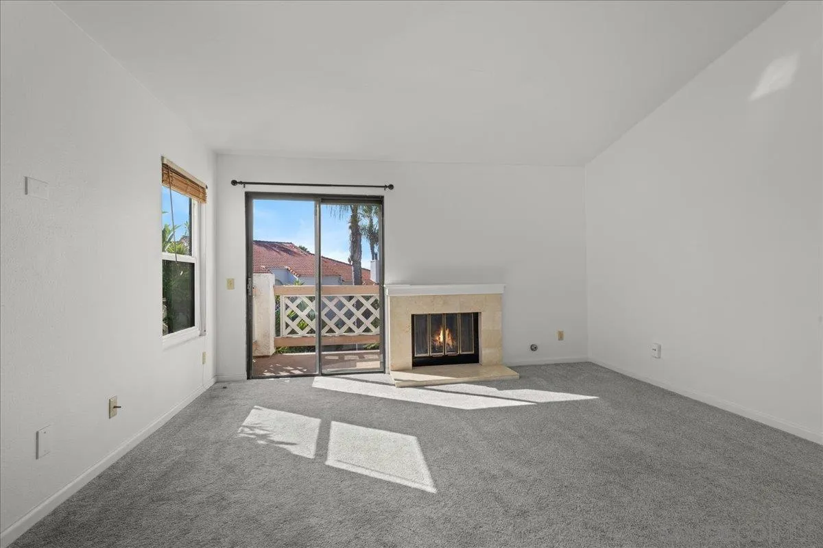 https://cdn.realtyfeed.com/cdn/127/250034355/8d0c33c53c1c1d749738fe1788e08a2b.webp