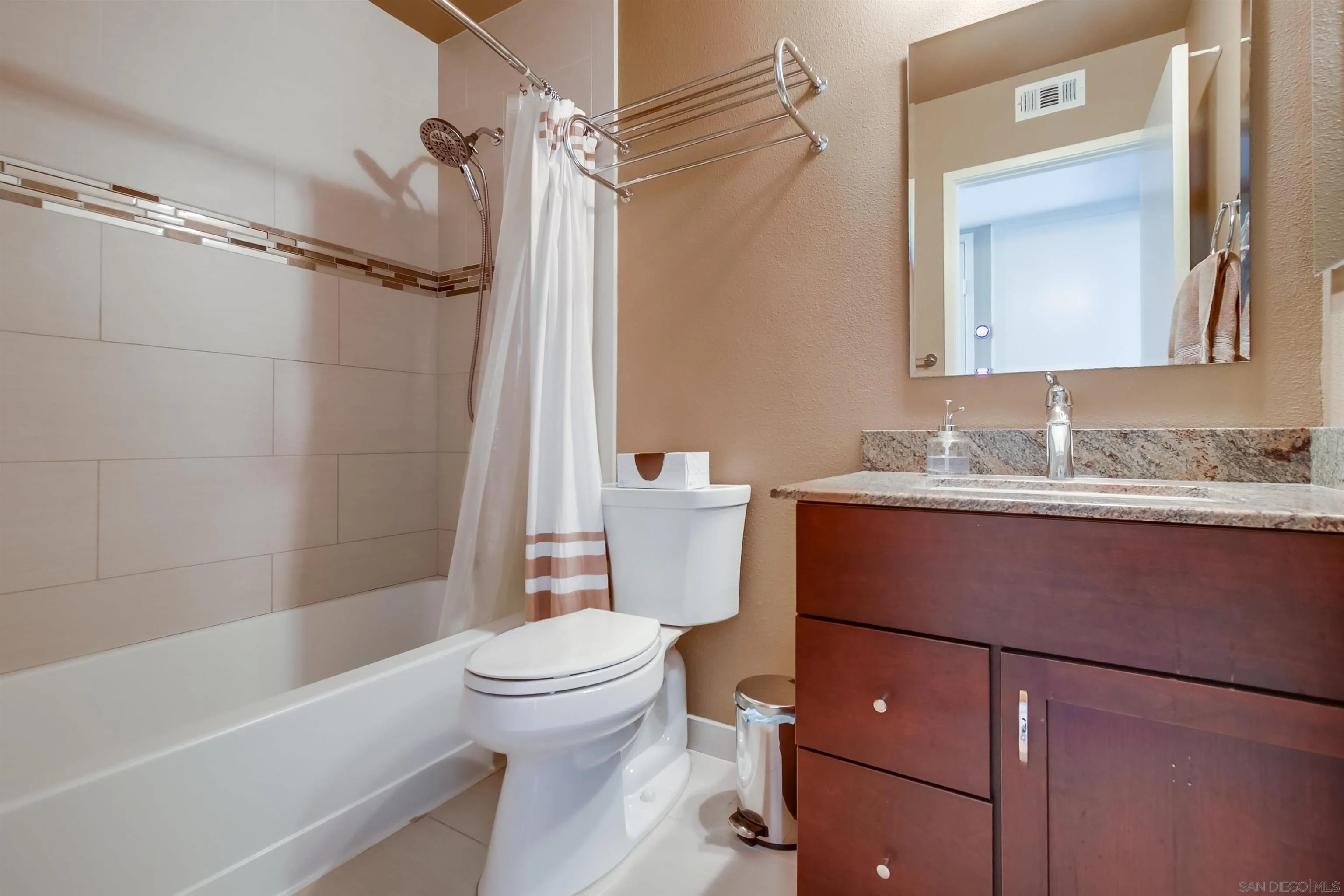 Photo #15: 250034358 Listing: Photo #15